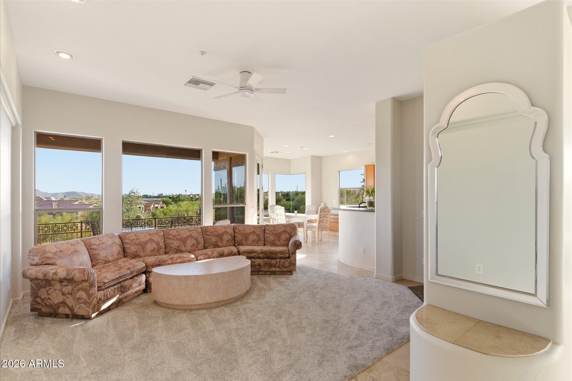 DIAMANTE DEL LAGO - Residential