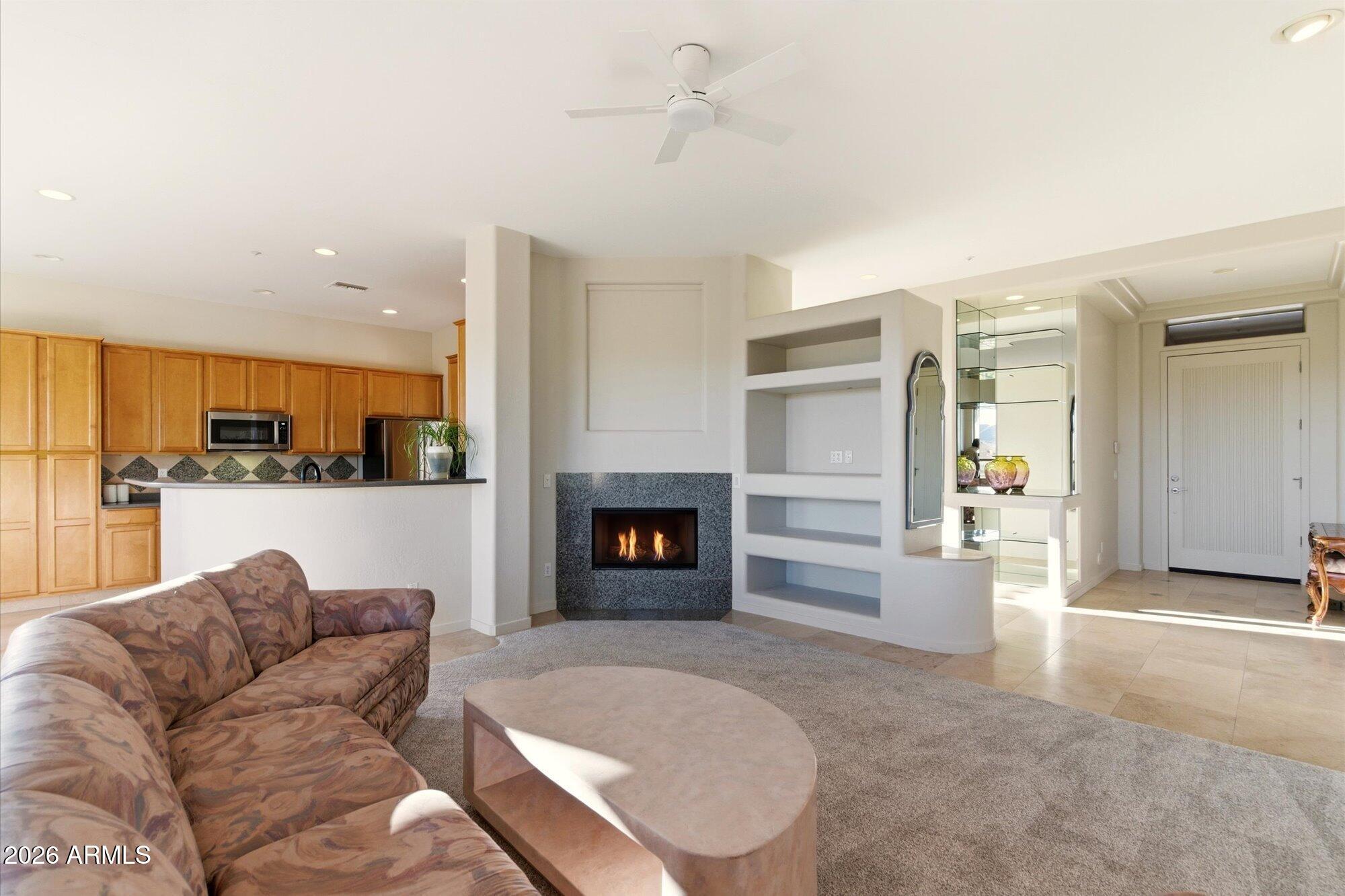 DIAMANTE DEL LAGO - Residential