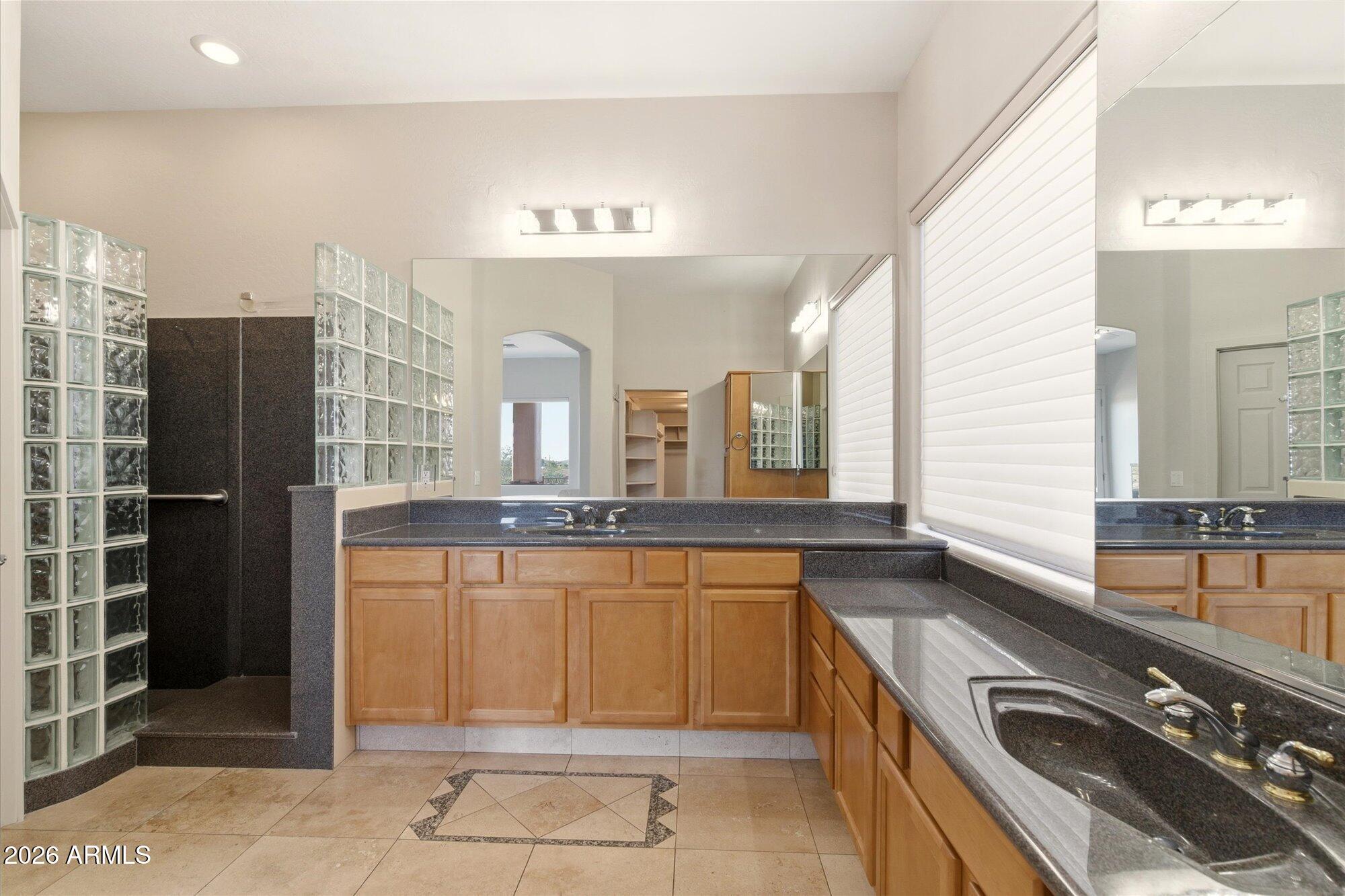 DIAMANTE DEL LAGO - Residential