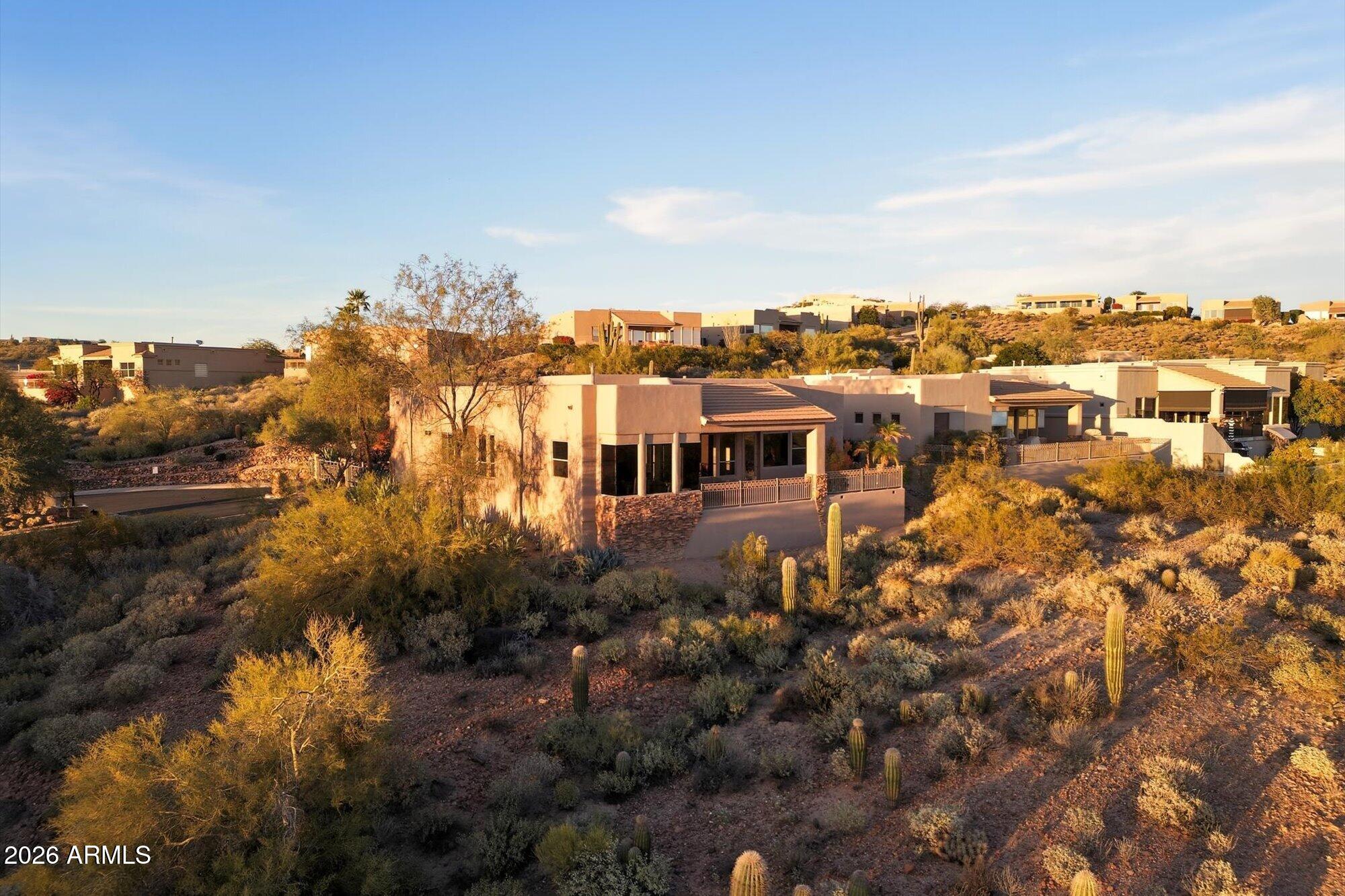 DIAMANTE DEL LAGO - Residential