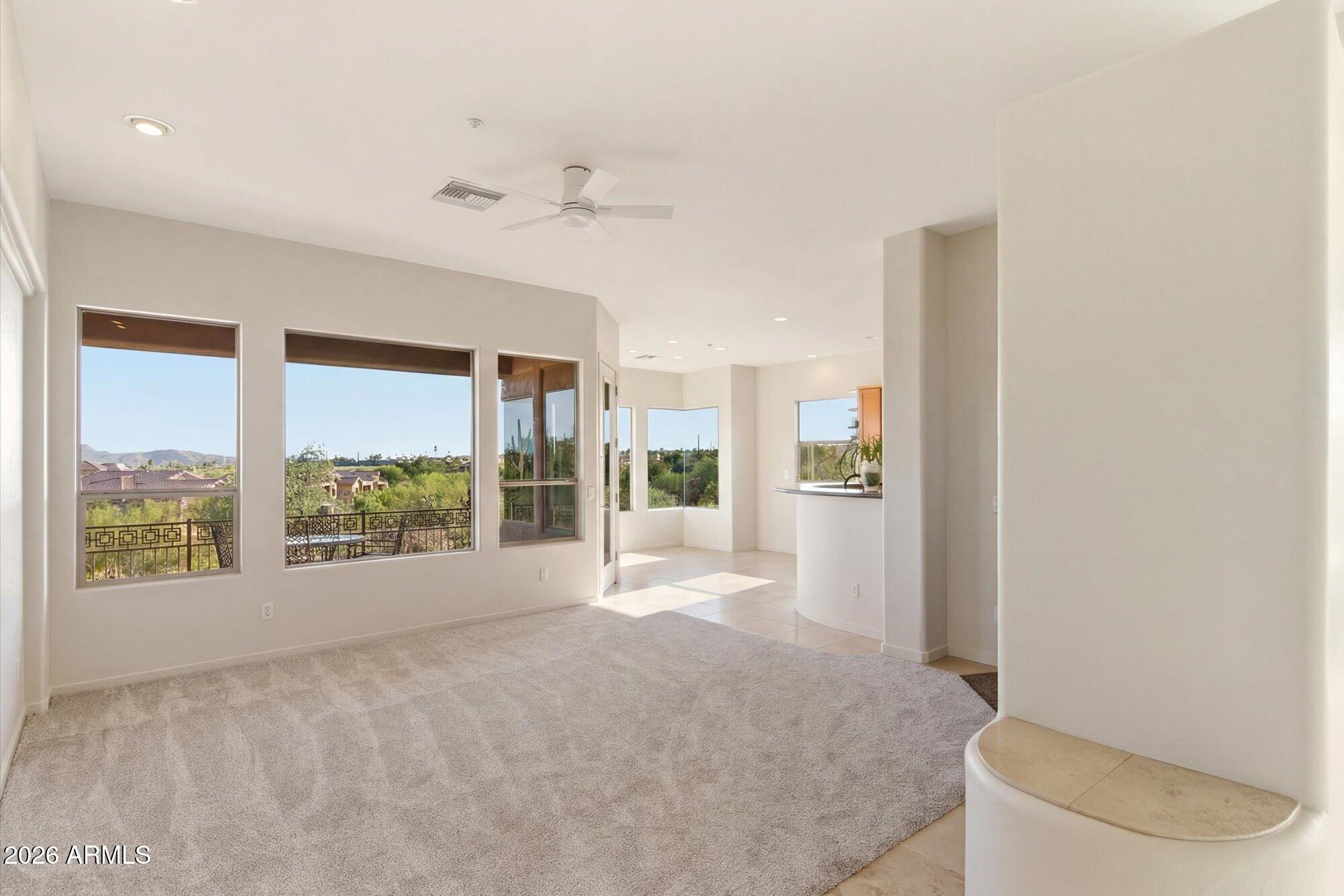 DIAMANTE DEL LAGO - Residential