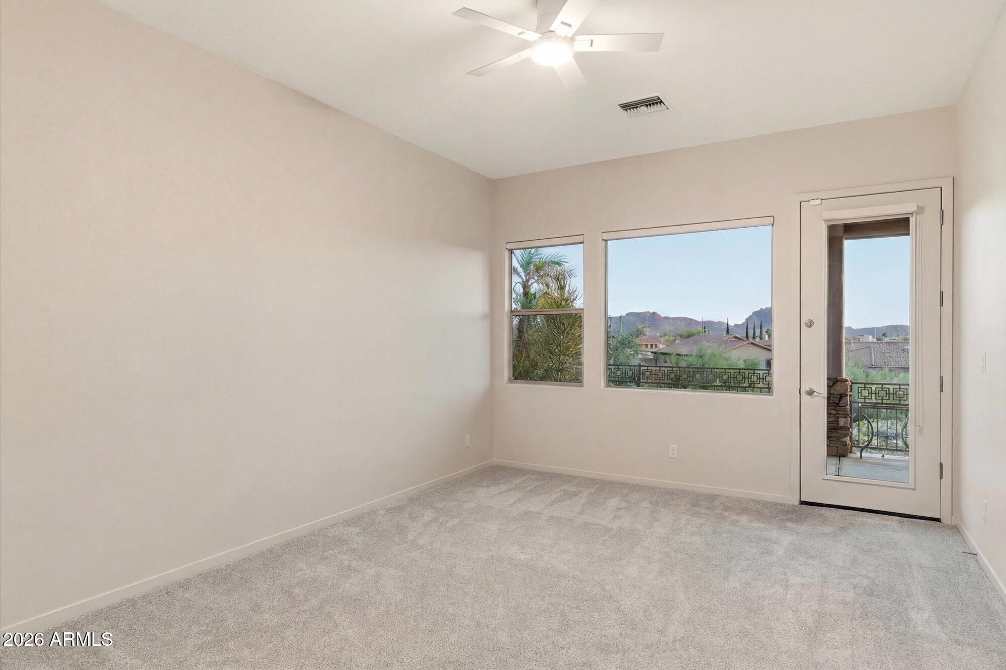 DIAMANTE DEL LAGO - Residential