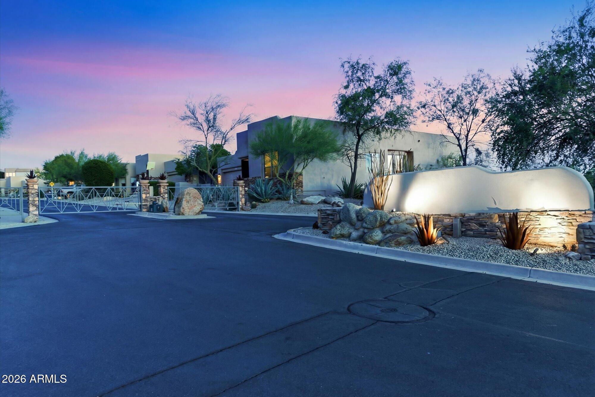 DIAMANTE DEL LAGO - Residential