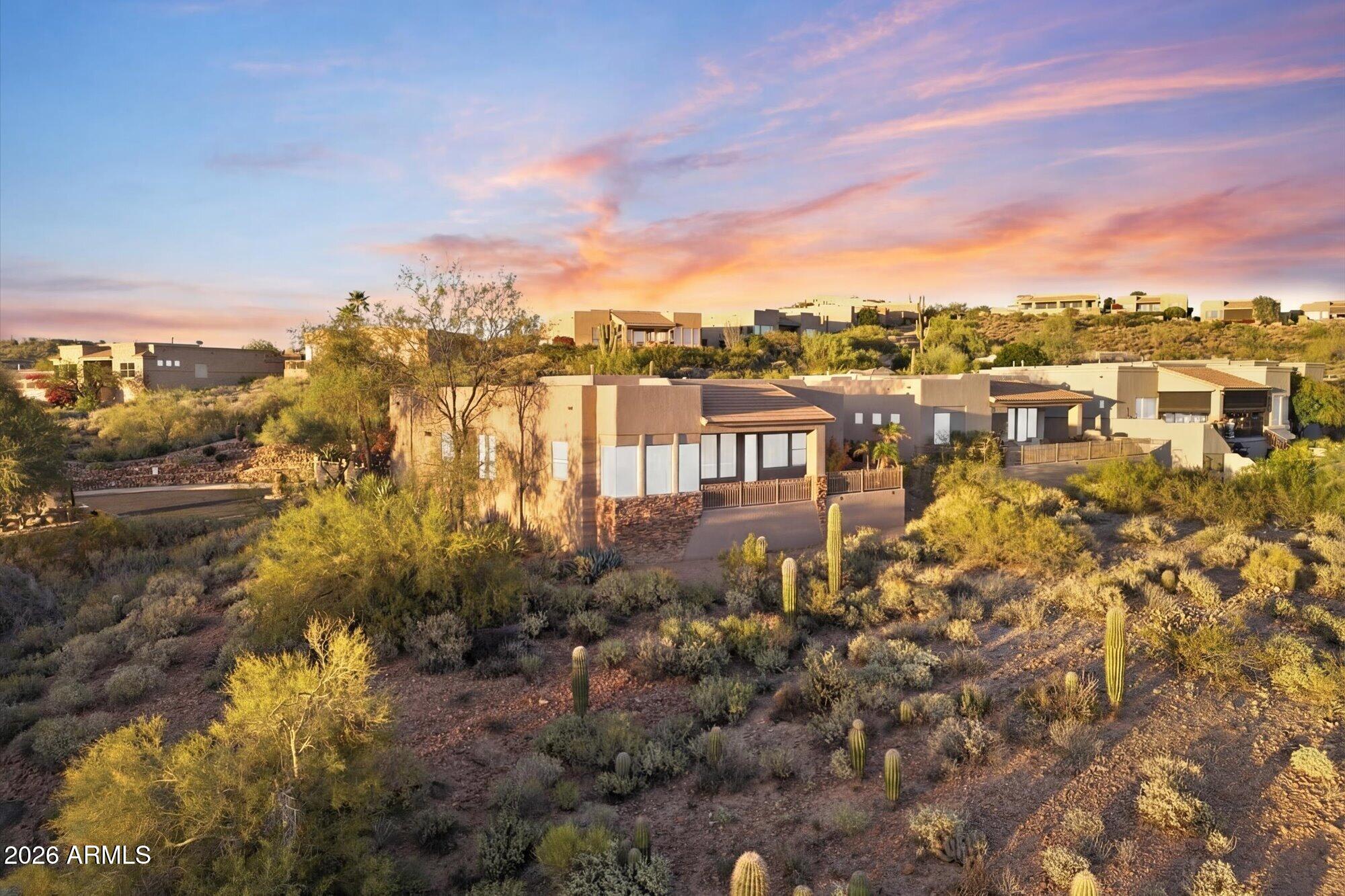 DIAMANTE DEL LAGO - Residential