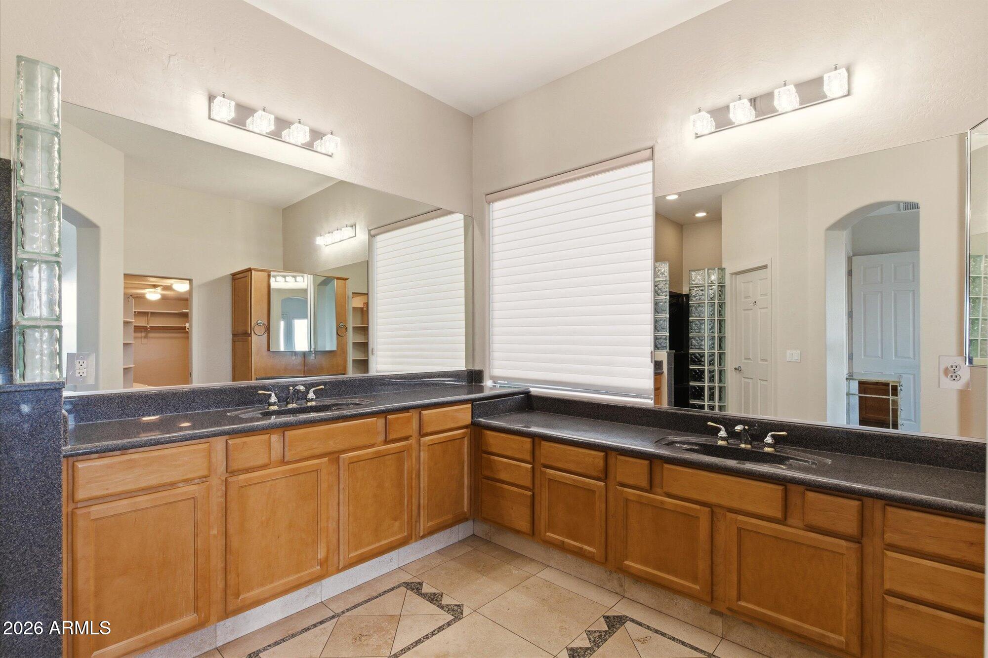DIAMANTE DEL LAGO - Residential