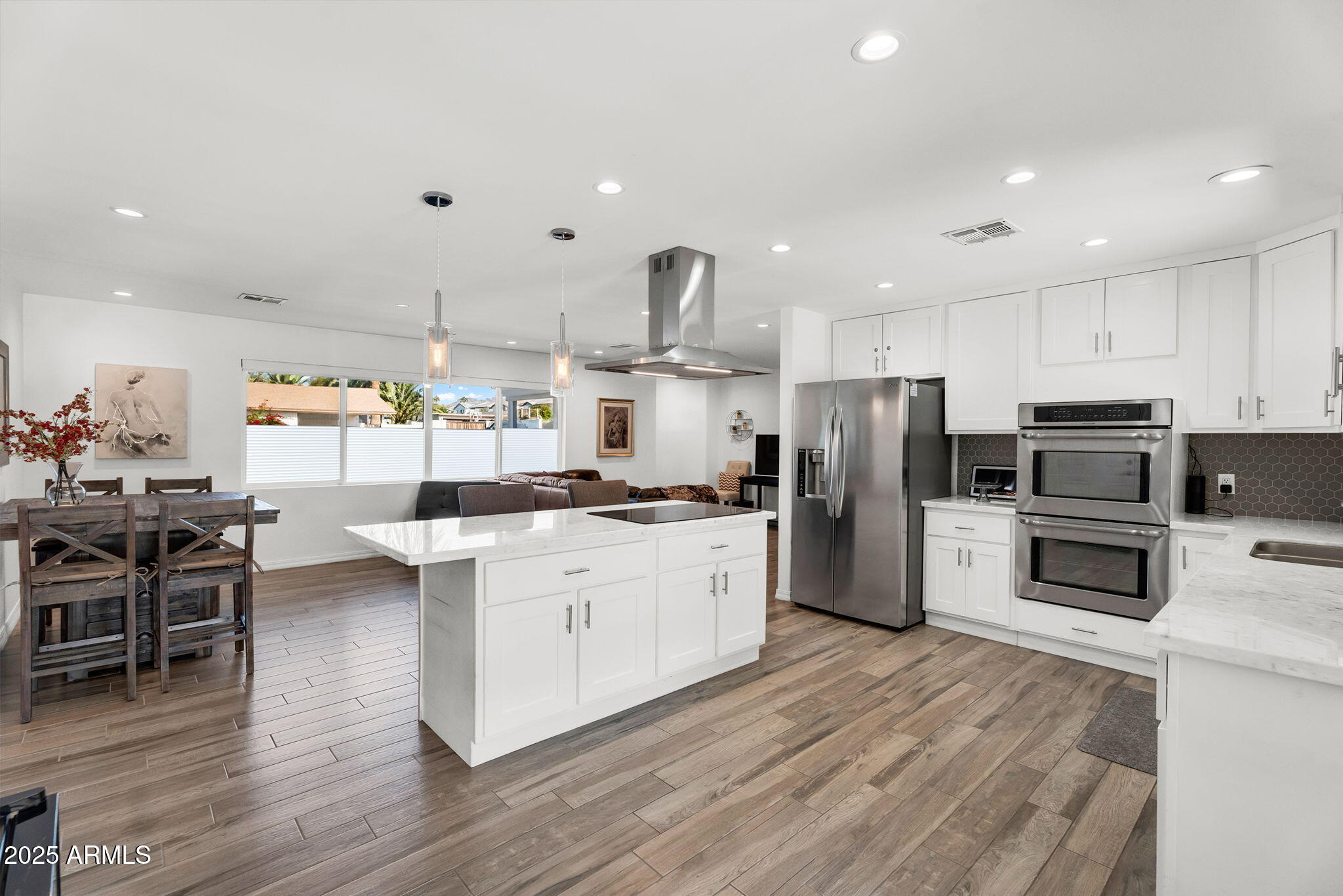 1631 E CLAREMONT Street