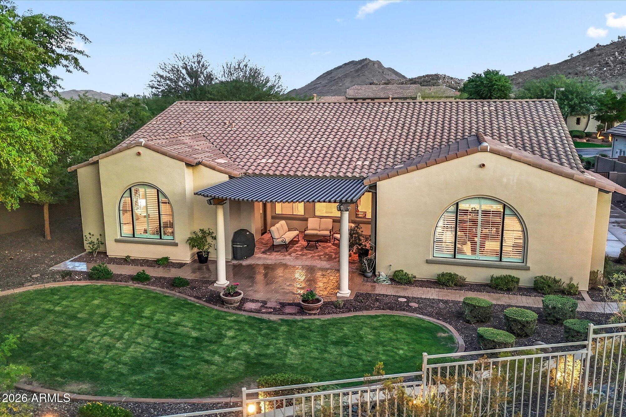 6752 W LUCIA Drive