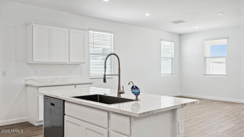 Photo of 9354 S Hale Drive, Apache Junction, AZ 85120 (MLS # 7024504)
