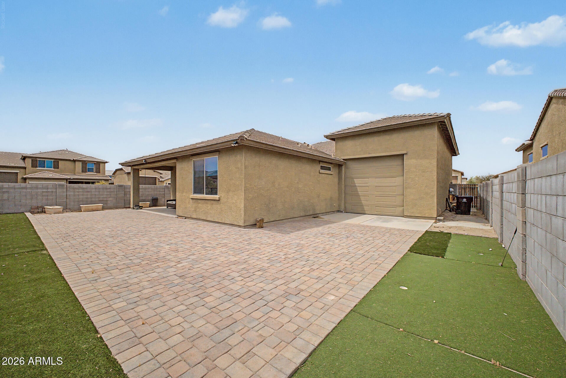 18465 W FOOTHILL Drive