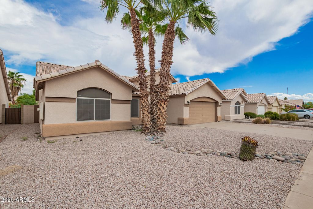 Photo of 2336 E San Tan Drive, Gilbert, AZ 85296 (MLS # 6927538)