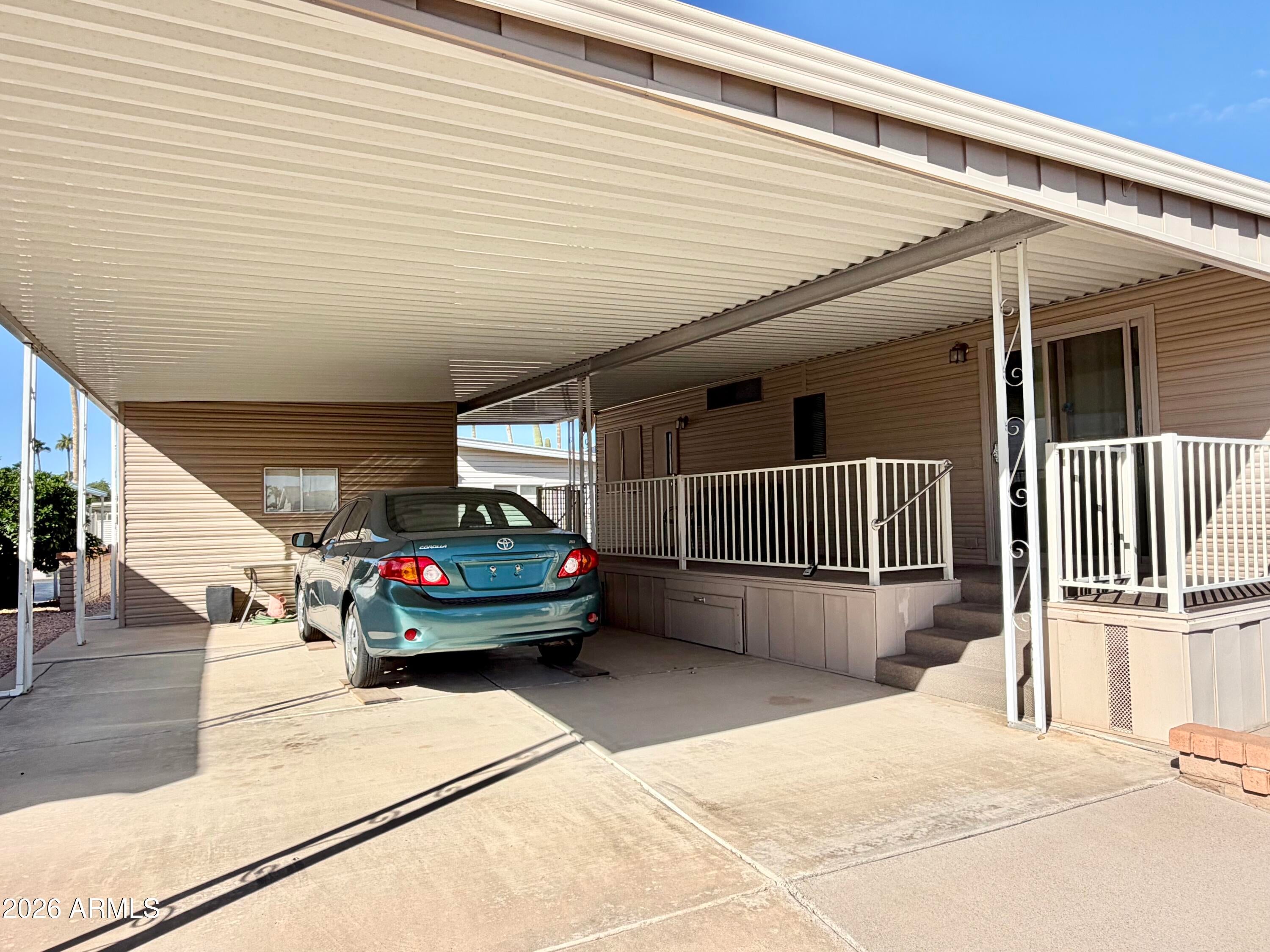 111 S GREENFIELD Road 261