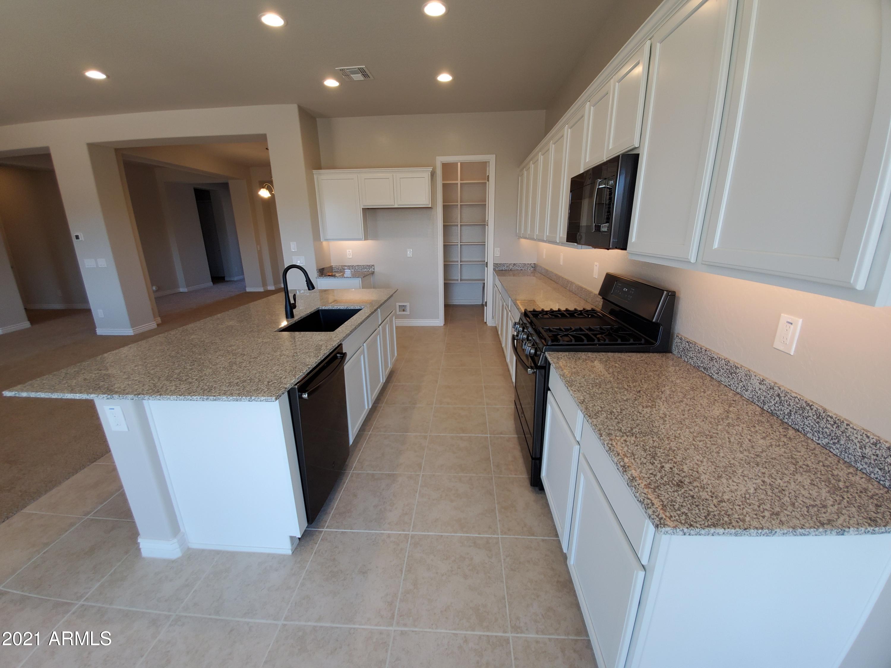 8537 W MYRTLE Avenue