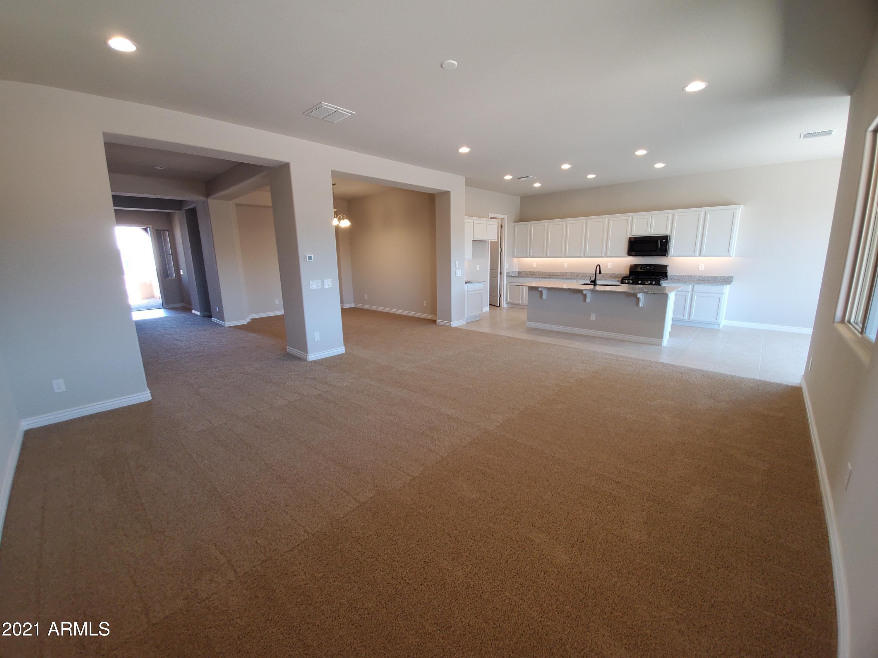 8537 W MYRTLE Avenue