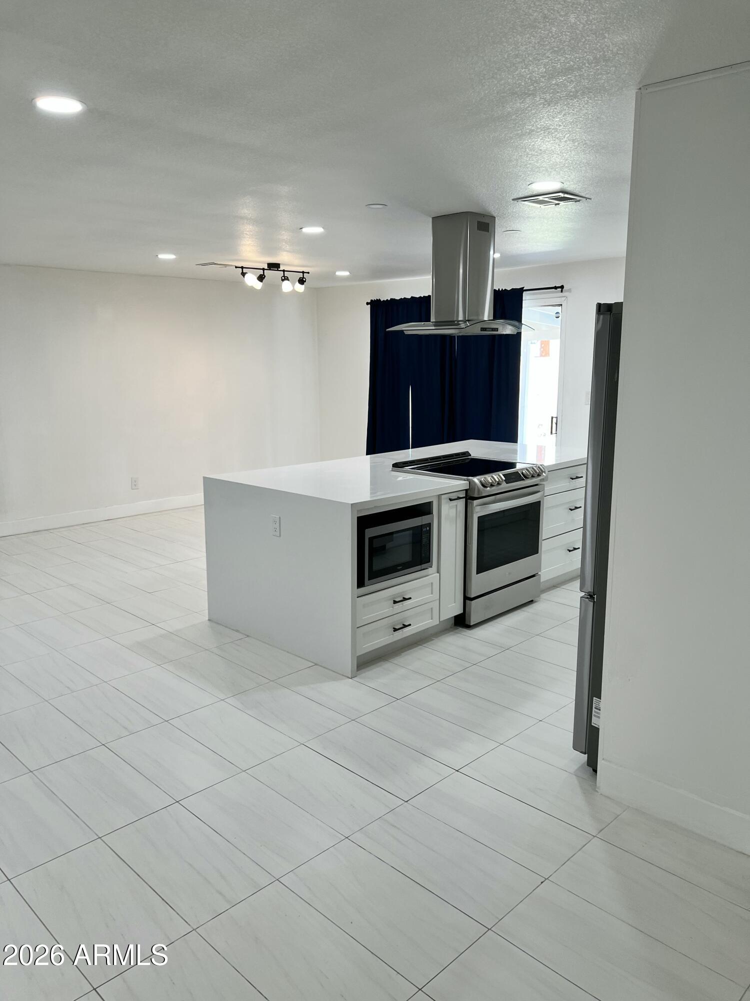 8738 E STARLIGHT Way