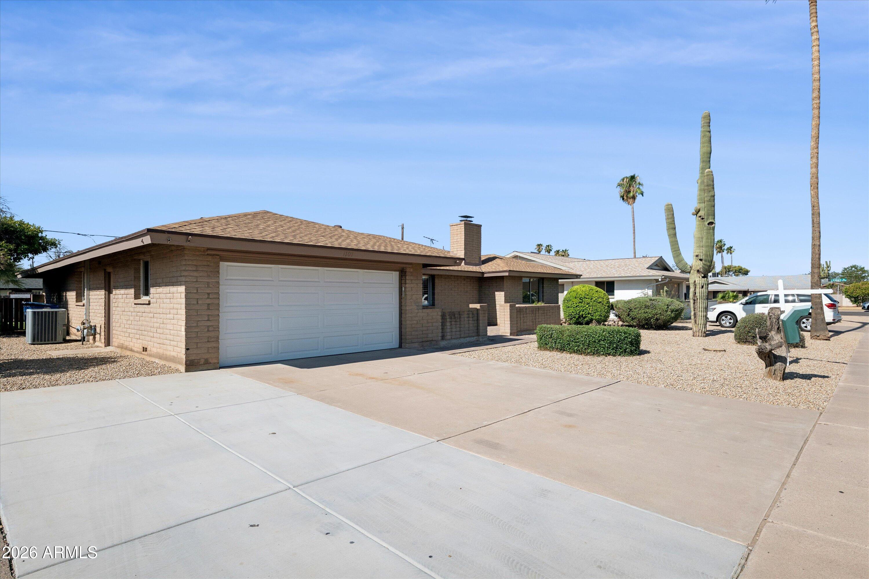 1107 E BALBOA Drive