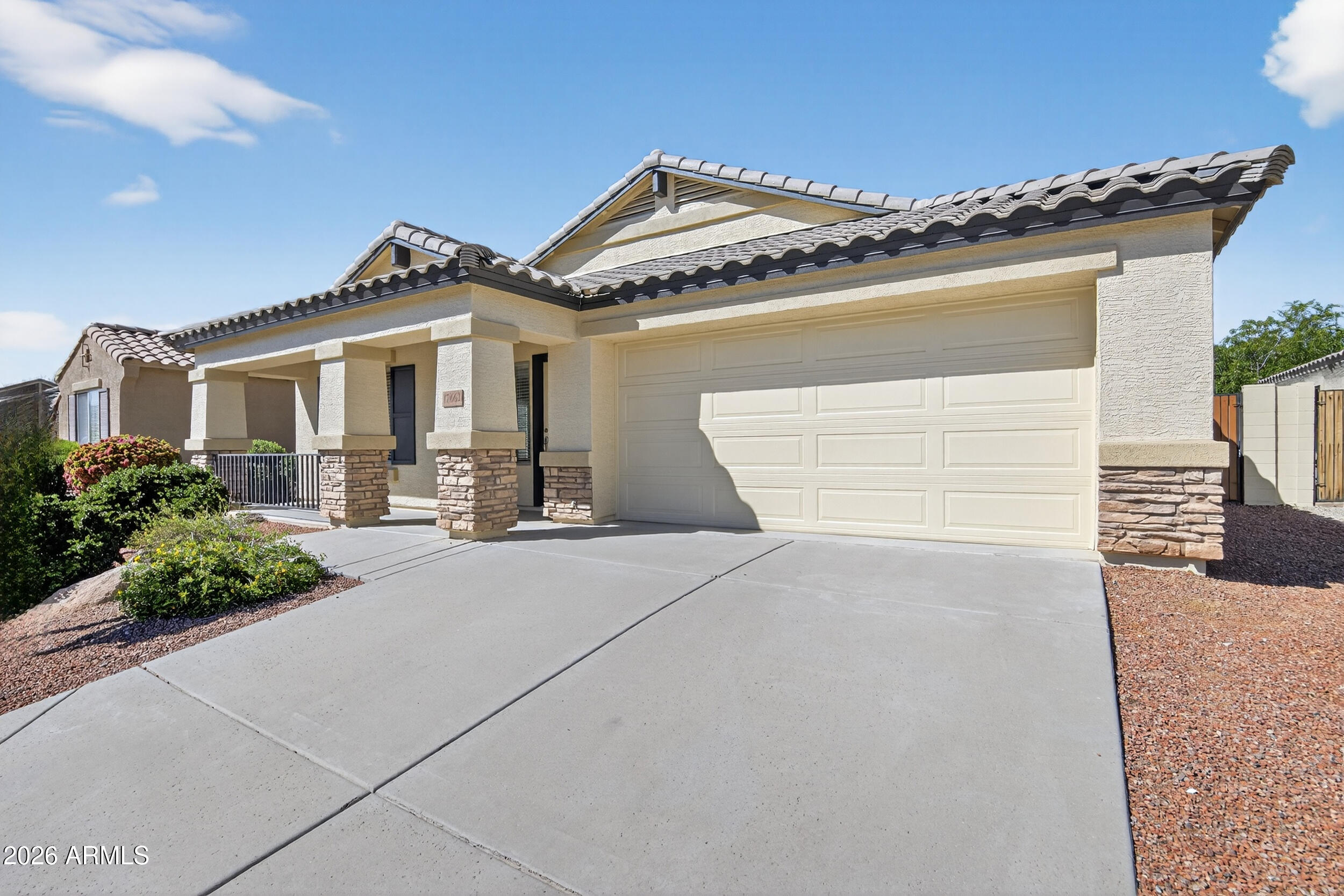 17662 W CHARTER OAK Road