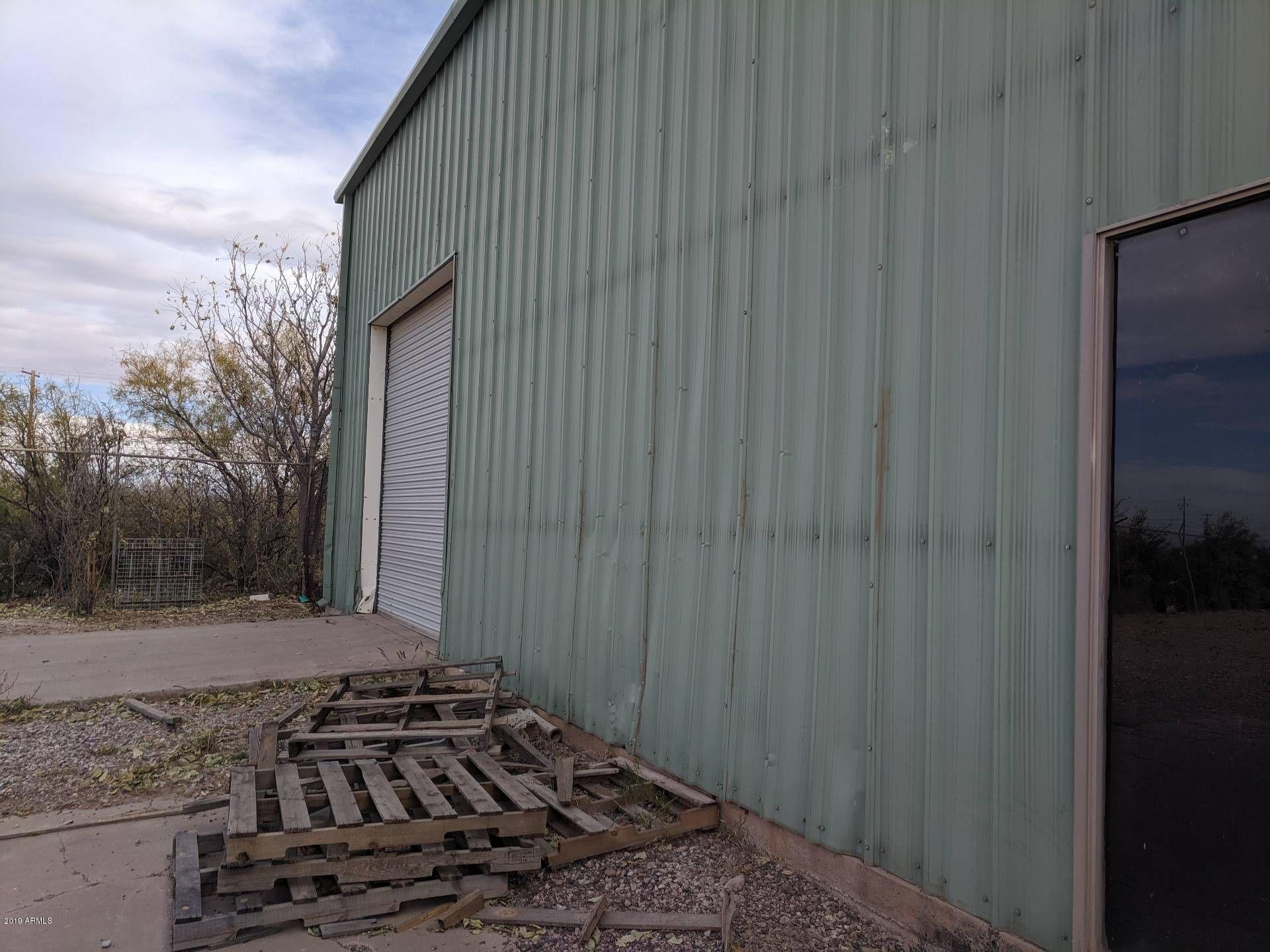 100 W 9th Street