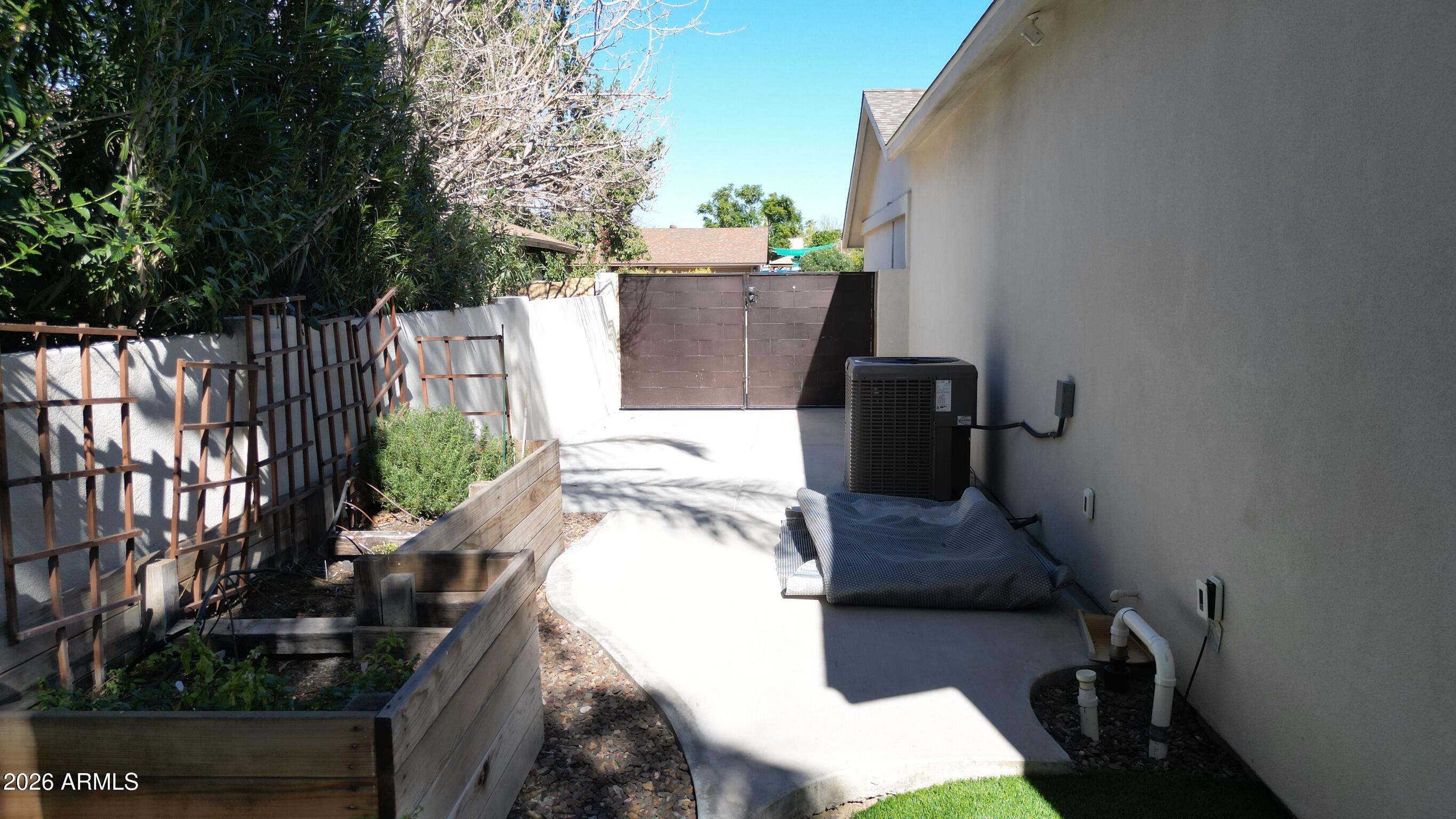 ROADRUNNER ESTATES EAST UNIT 6 - Residential