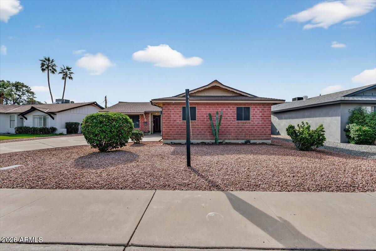 8713 E SAGE Drive