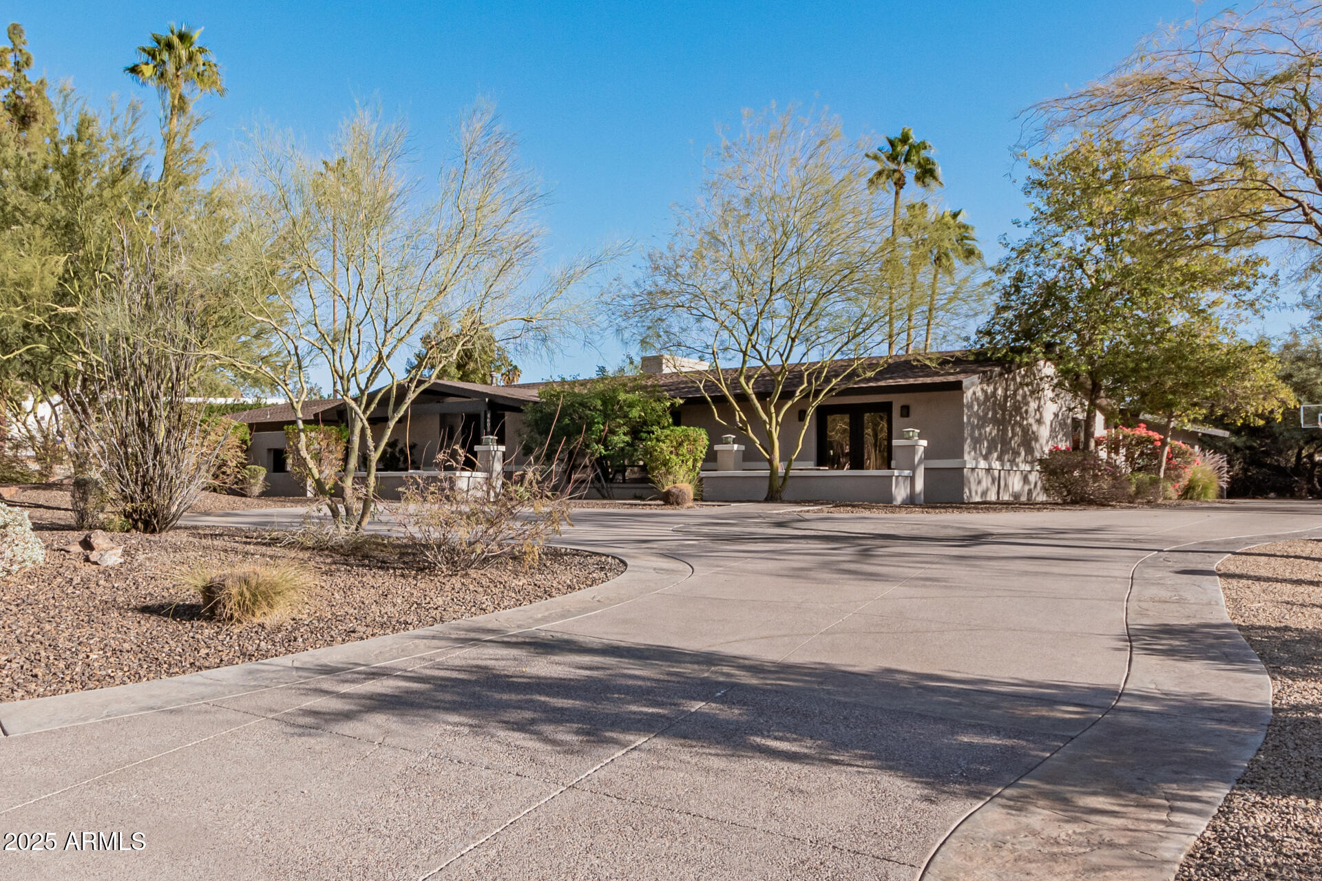 4605 E ORANGE Drive