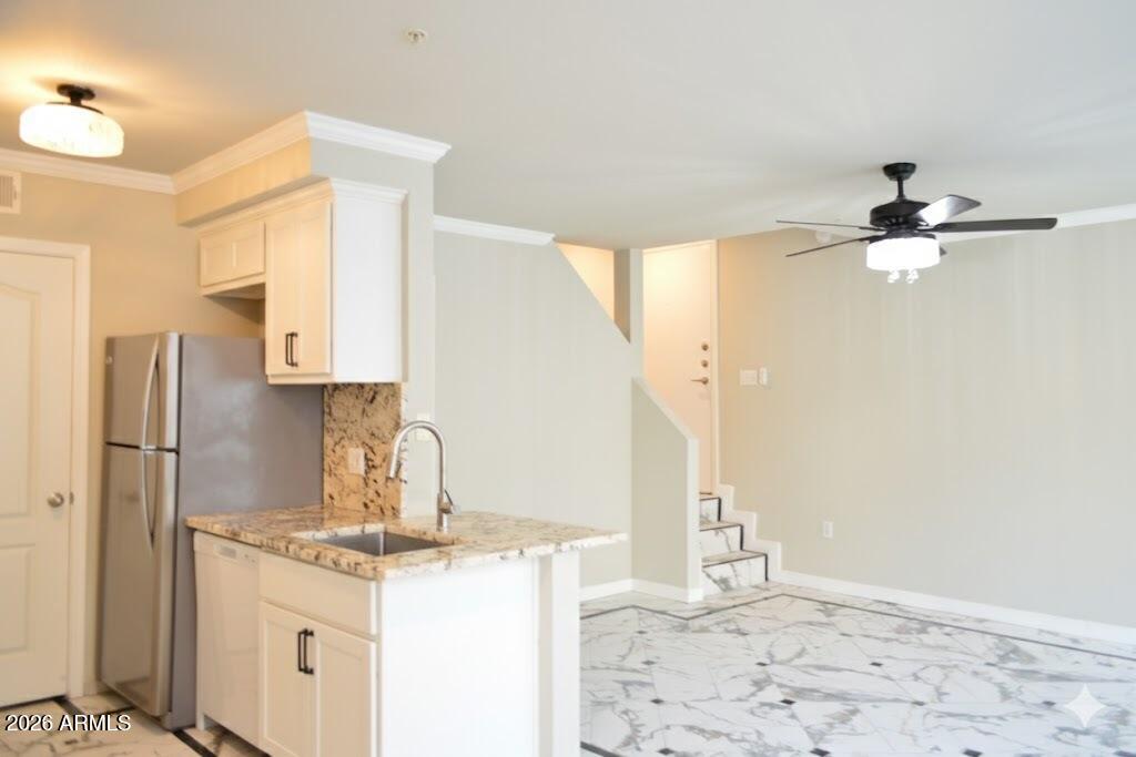 1701 E COLTER Street 4