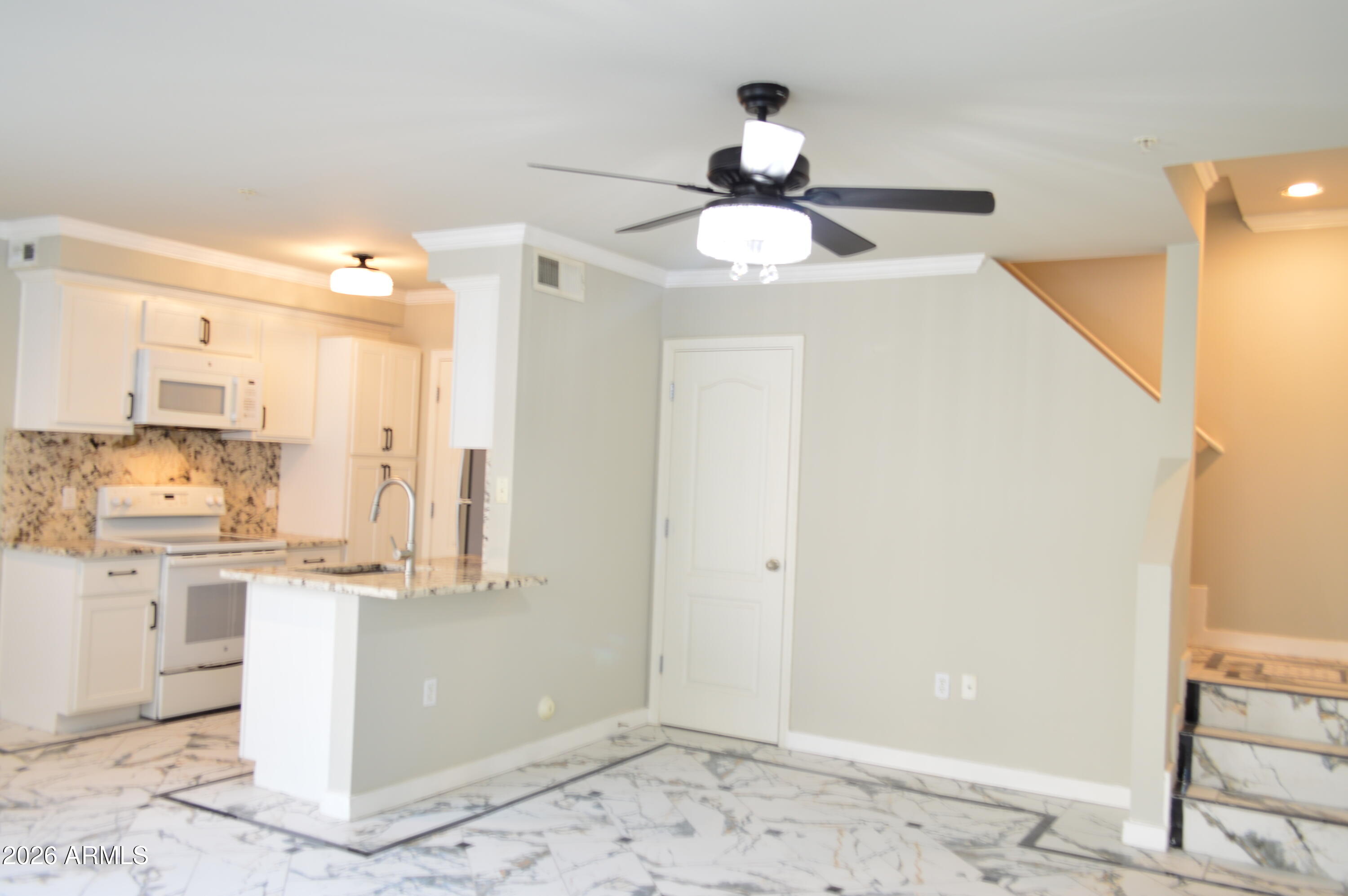 1701 E COLTER Street 4