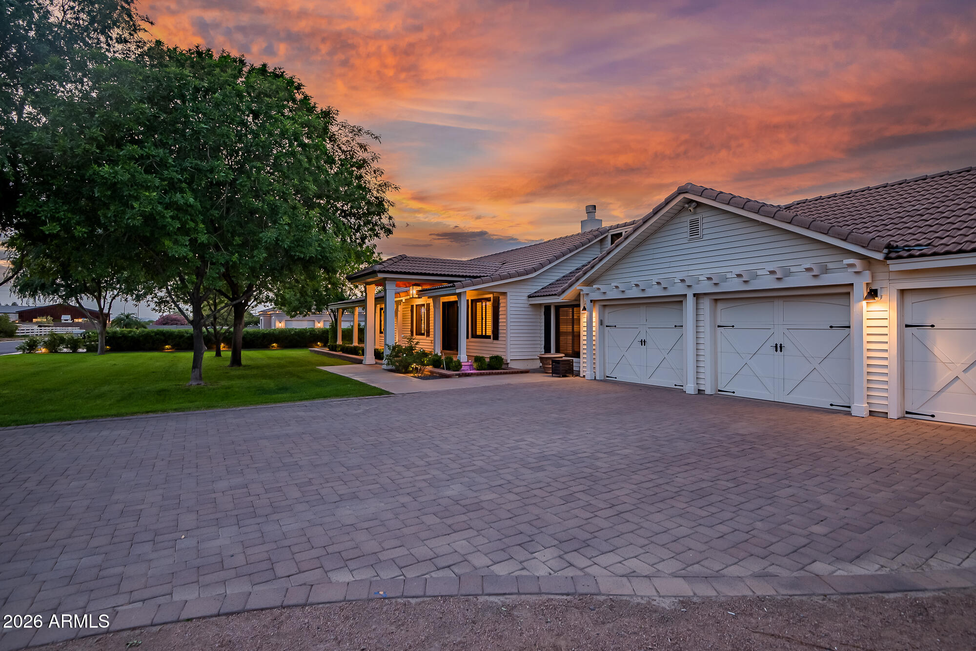 2520 E WINCHESTER Drive