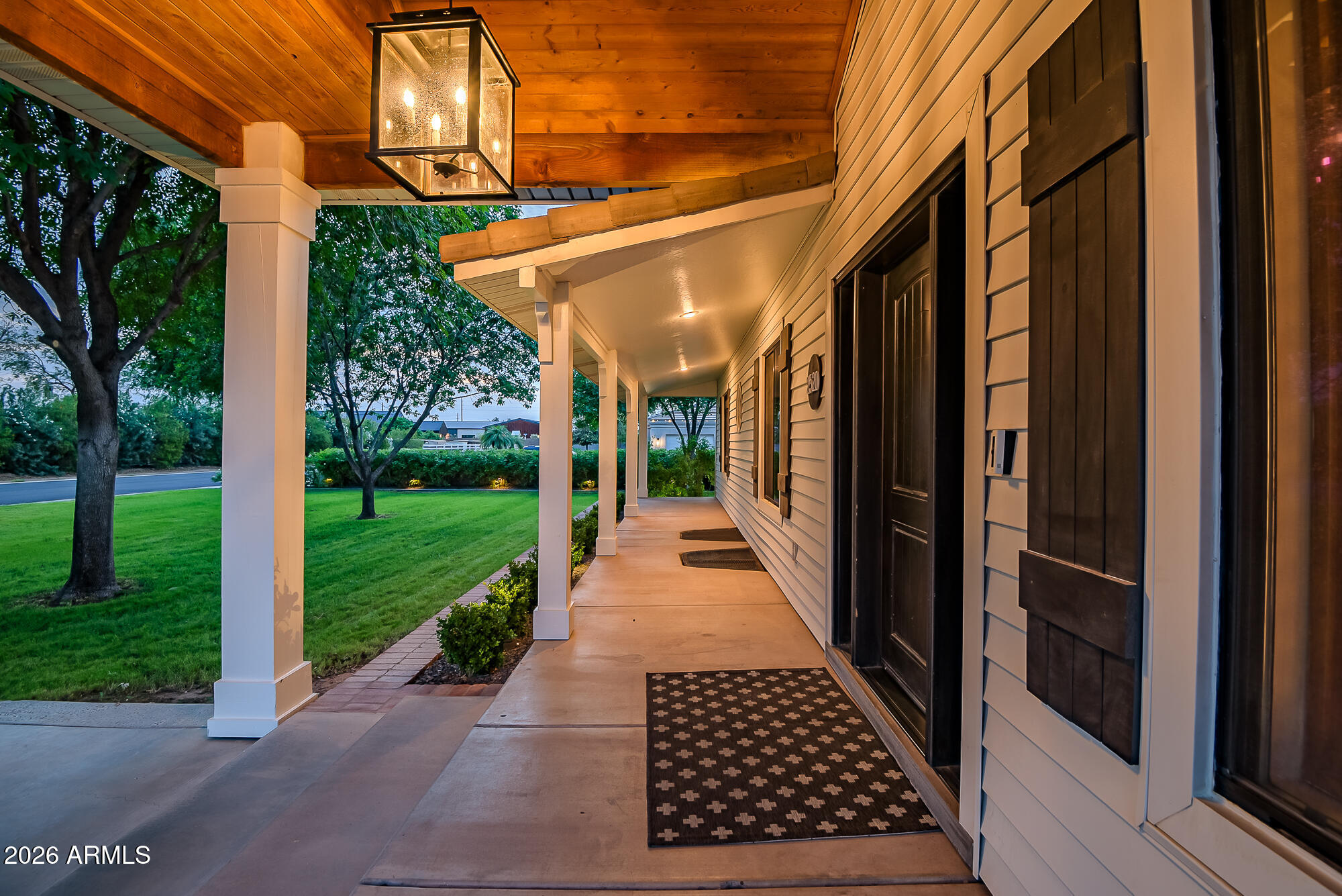 2520 E WINCHESTER Drive