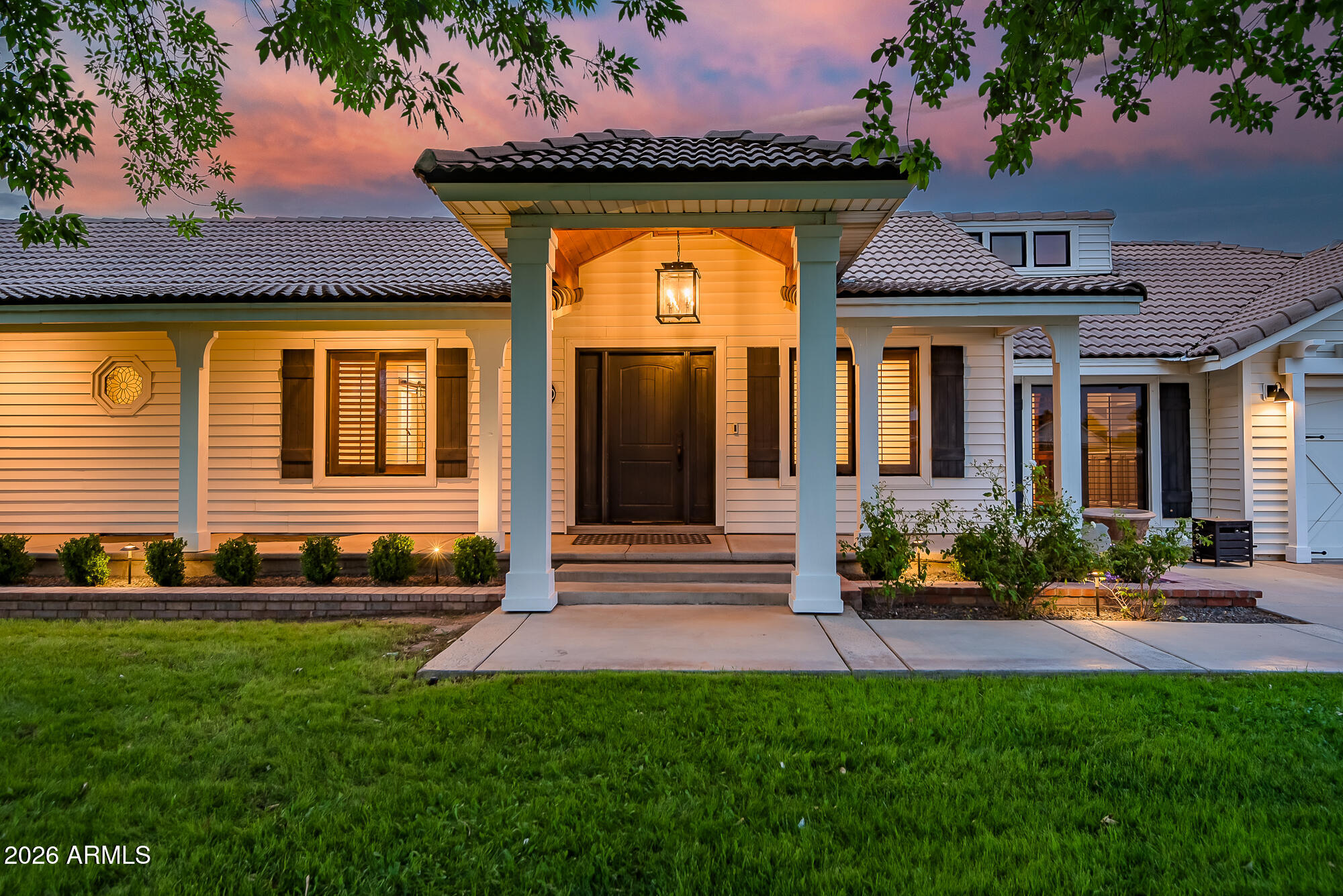 2520 E WINCHESTER Drive