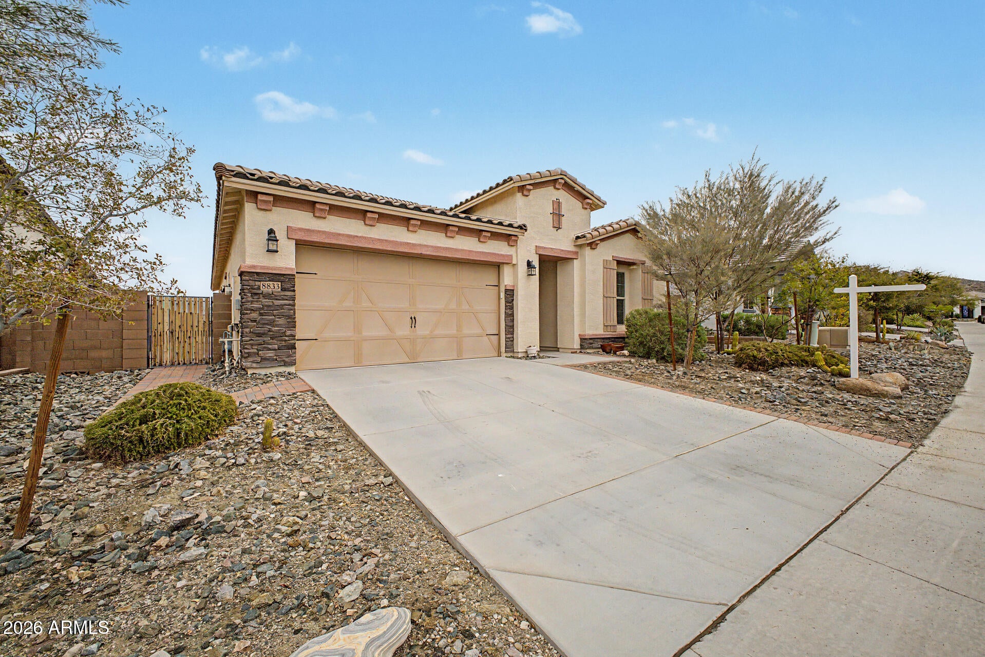 8833 S 167th Lane