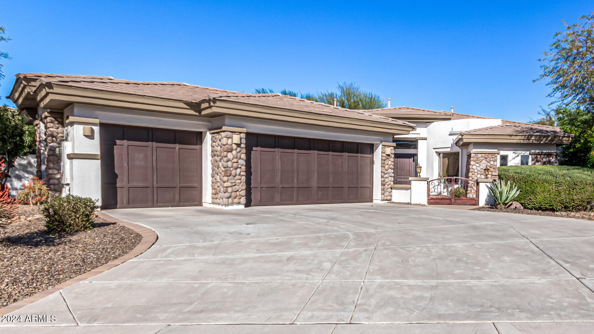 9246 W MOLLY Lane