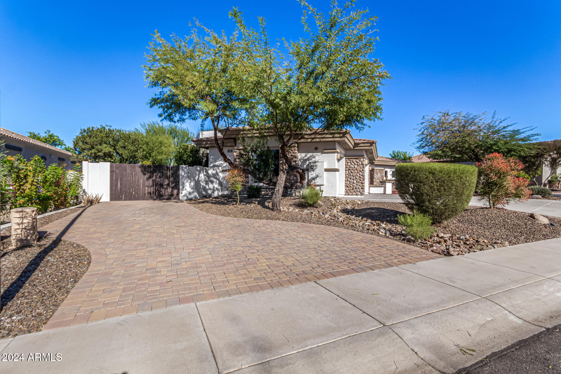 9246 W MOLLY Lane