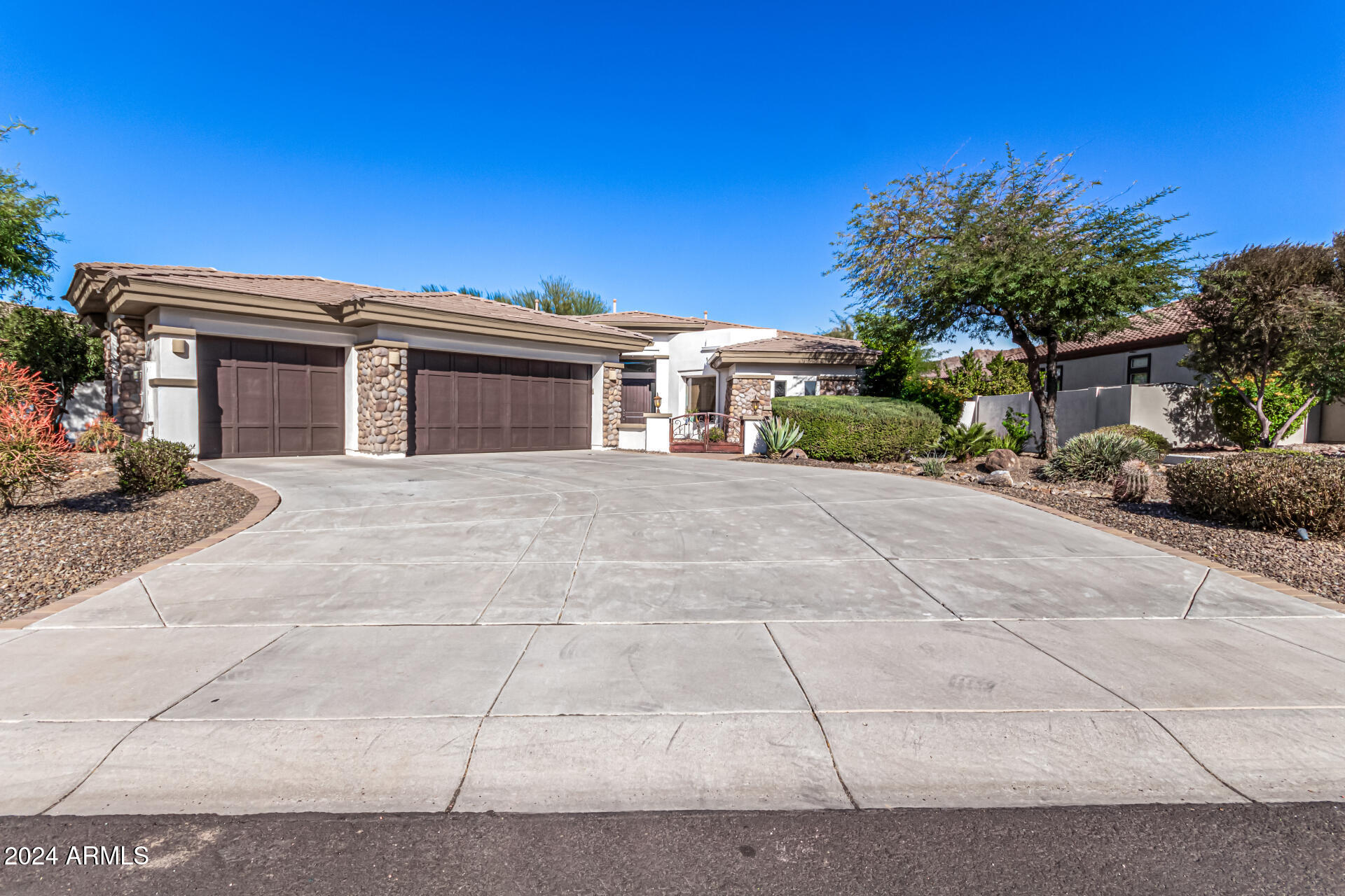 9246 W MOLLY Lane