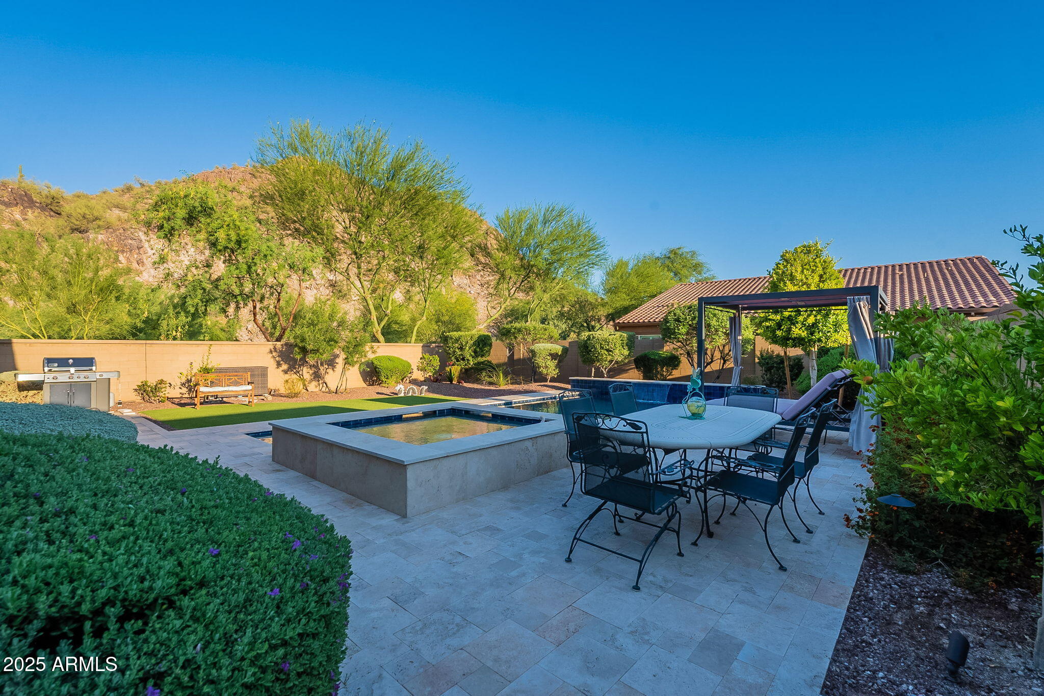 10207 W HEDGE HOG Place