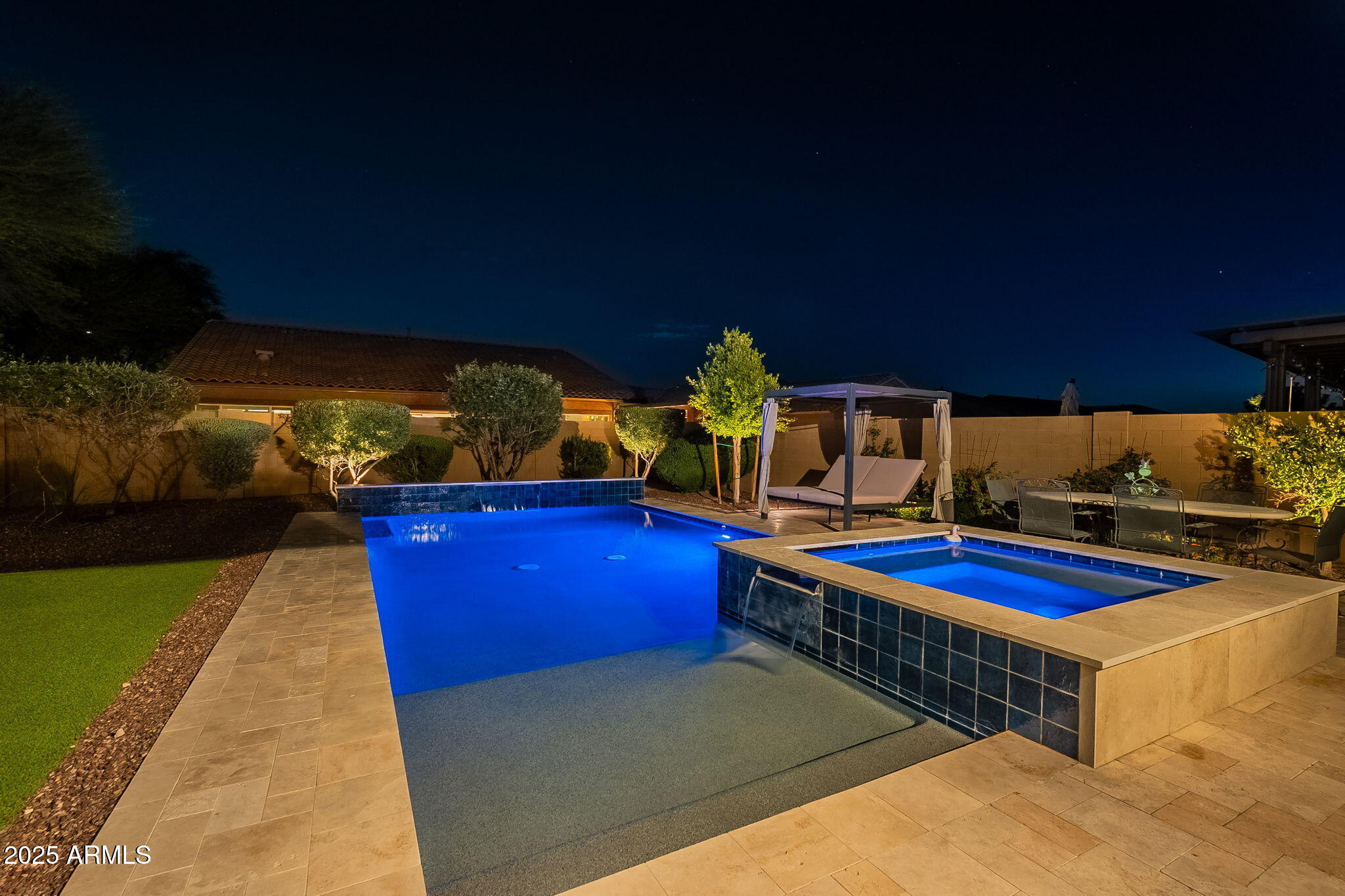 10207 W HEDGE HOG Place