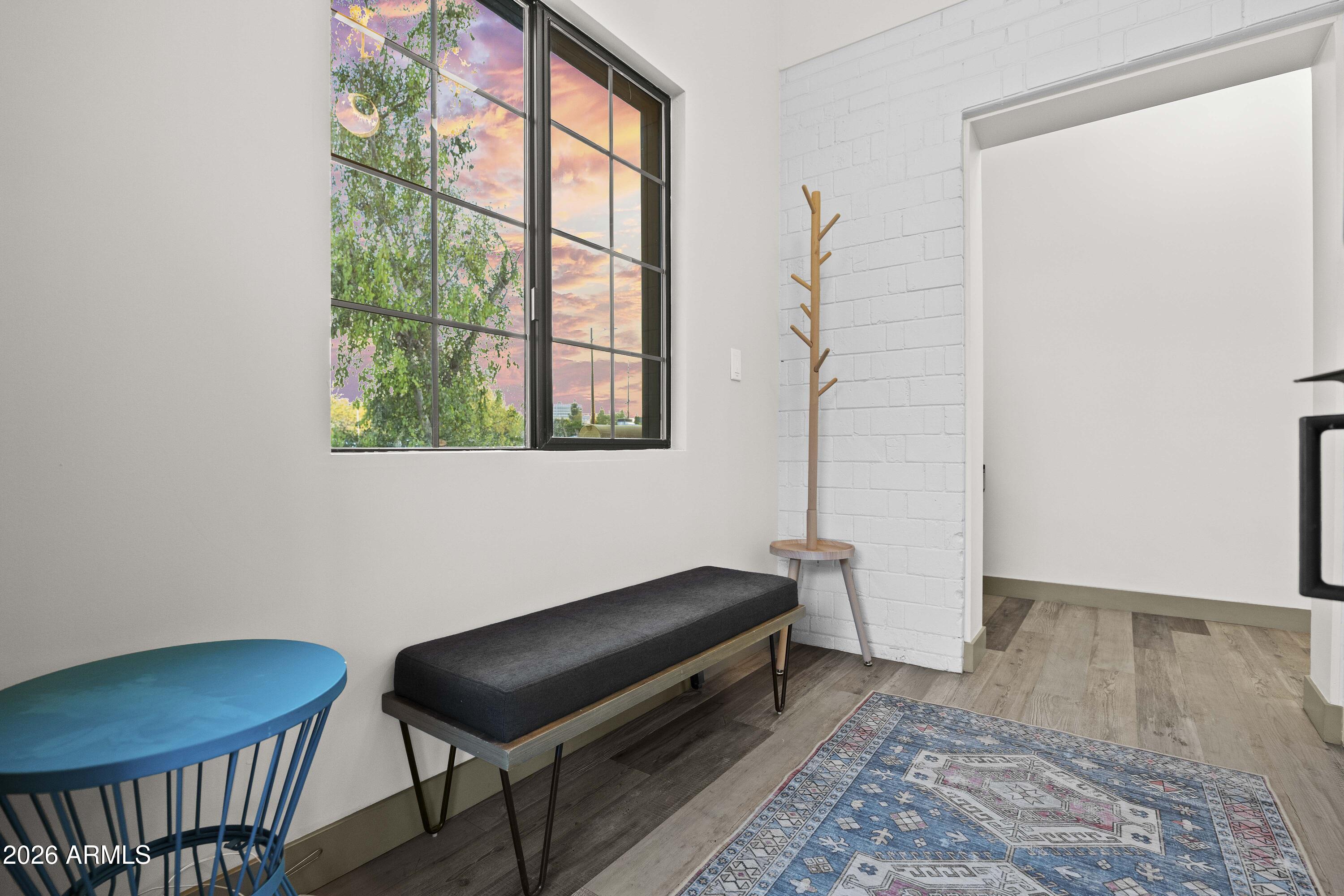 358 E Whitton Avenue