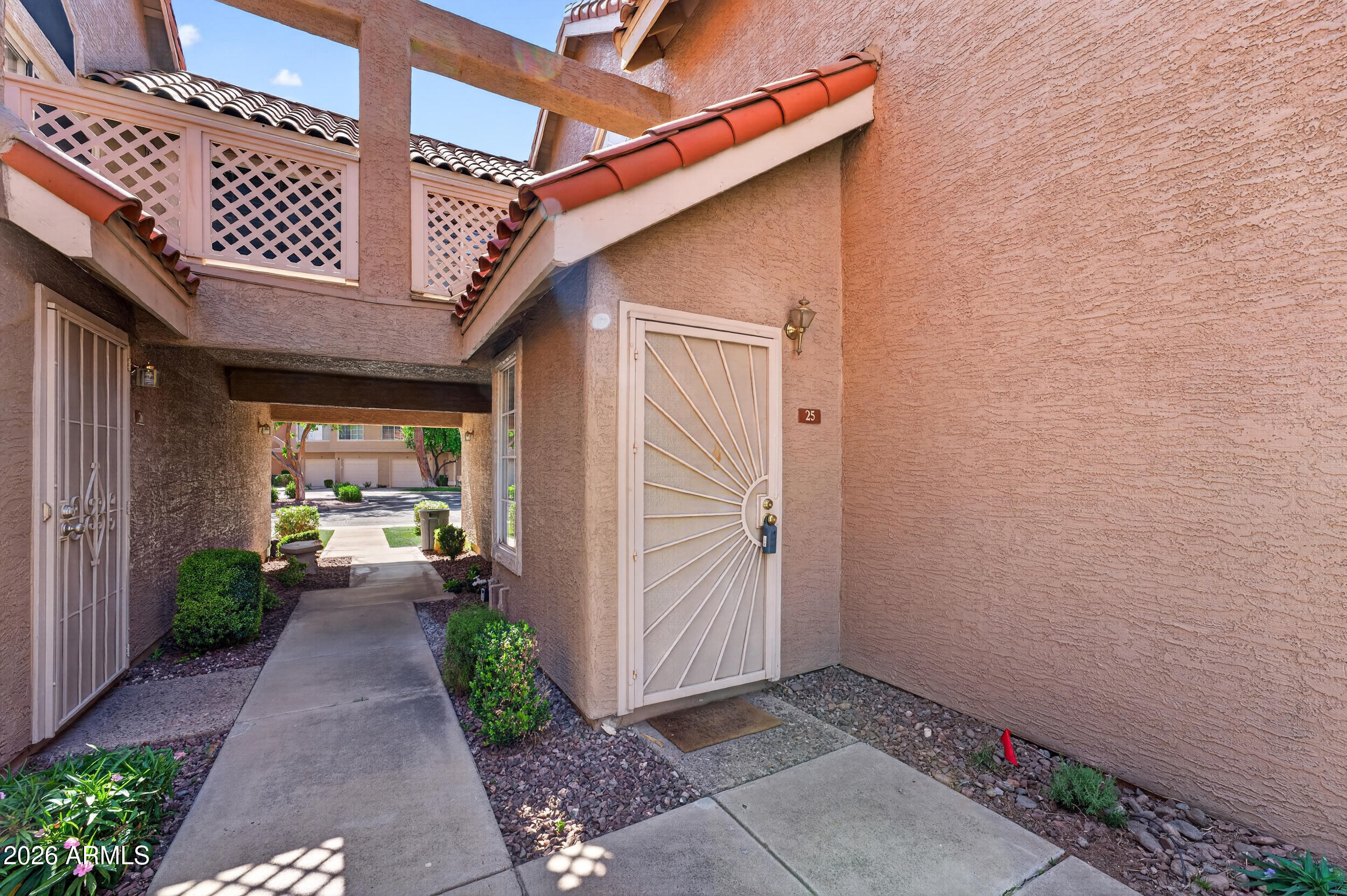 1633 E LAKESIDE Drive 25