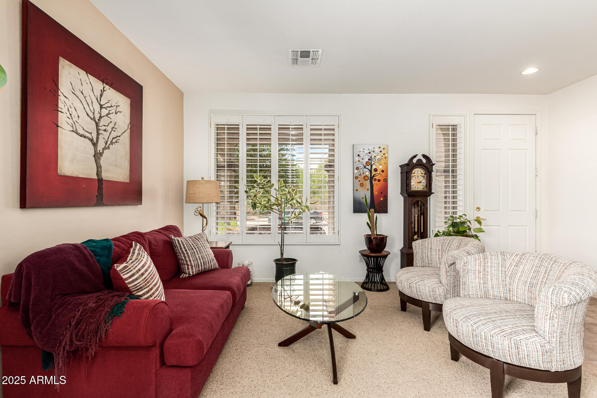 2677 W WAYNE Lane