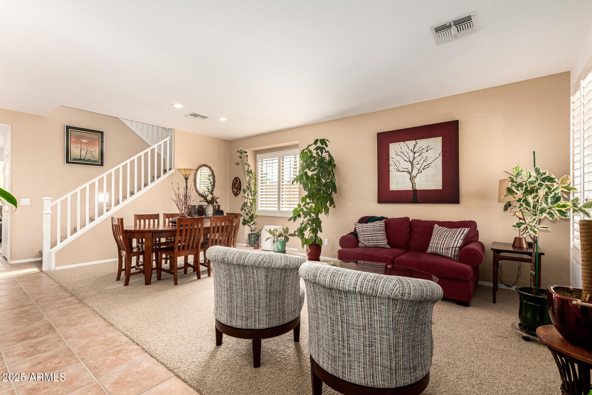 2677 W WAYNE Lane