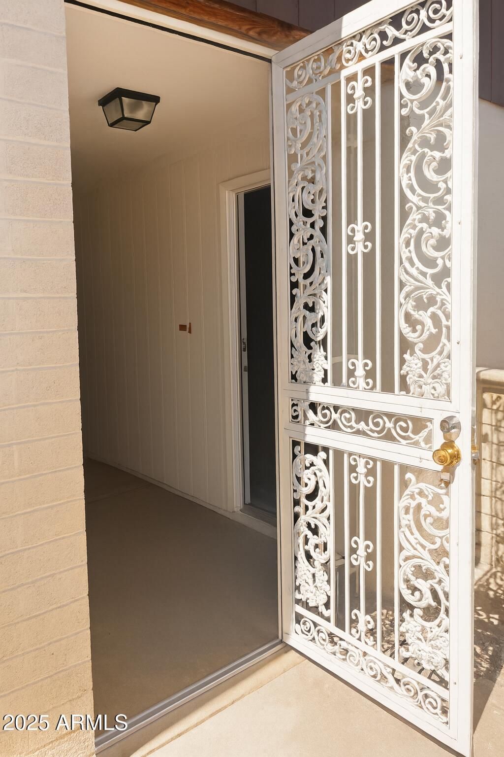 Photo of 462 E Royal Palms Drive, Mesa, AZ 85203 (MLS # 6929915)