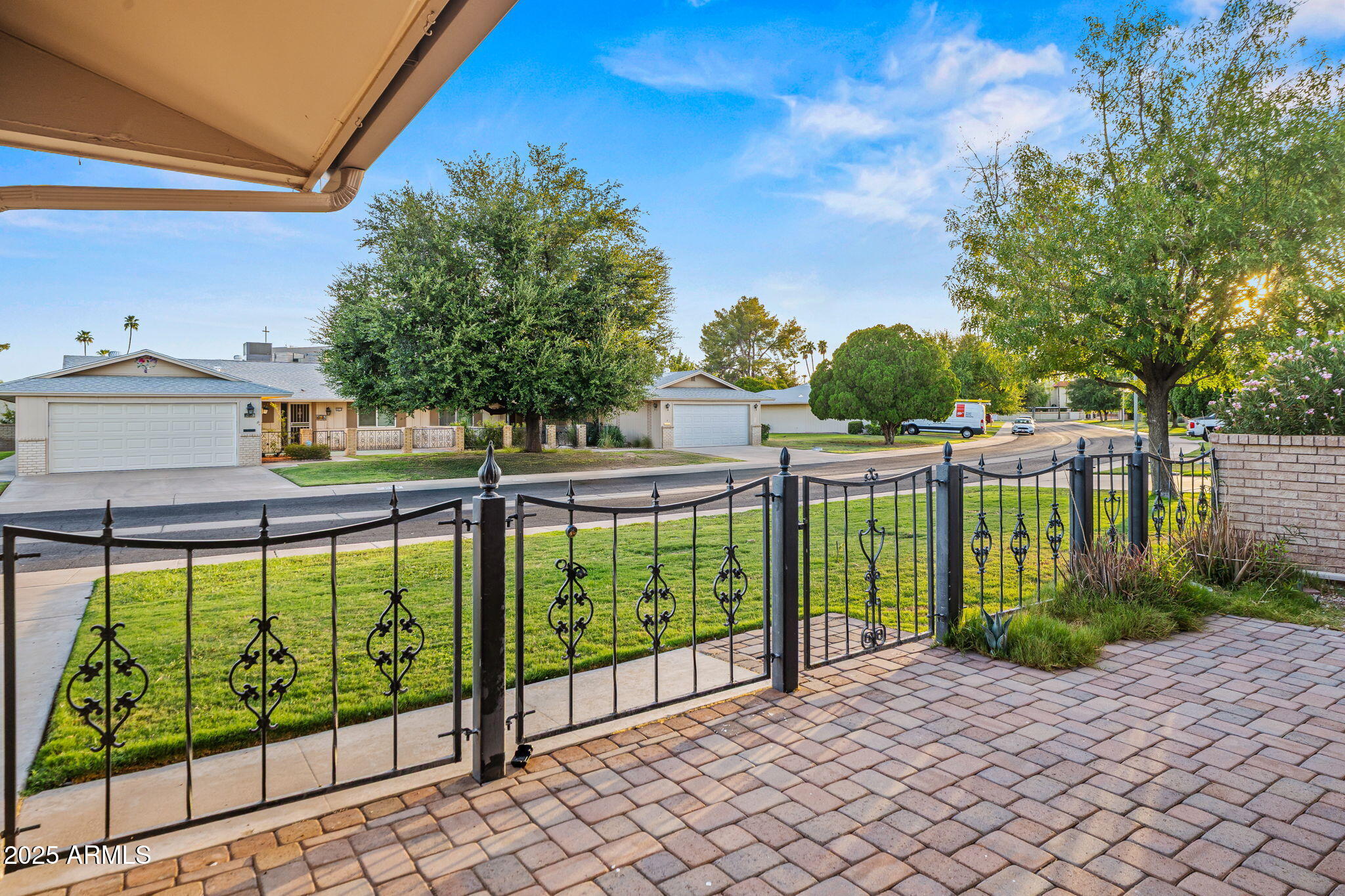 10114 W ROYAL OAK Road