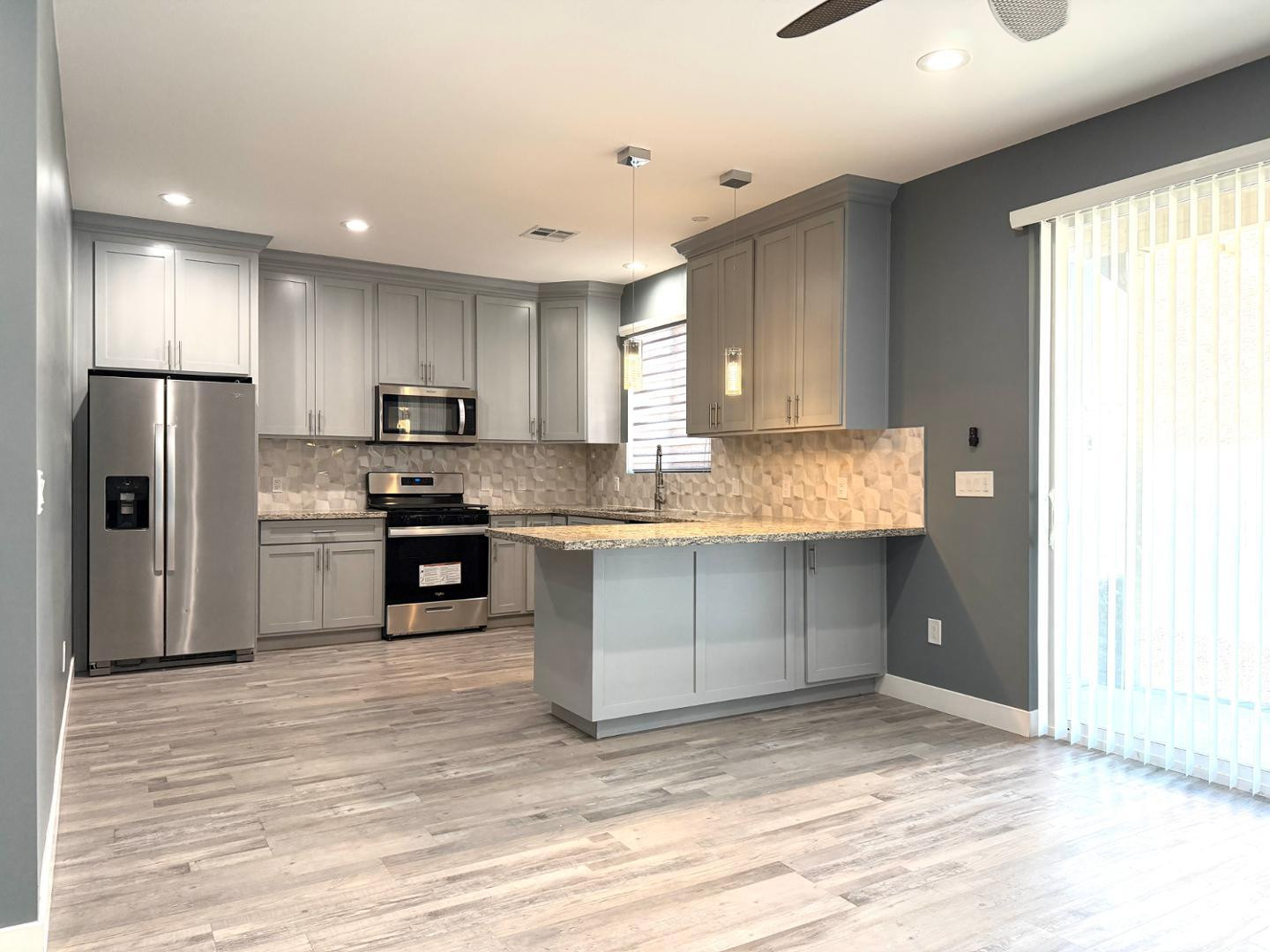 1406 E Cinnabar Avenue