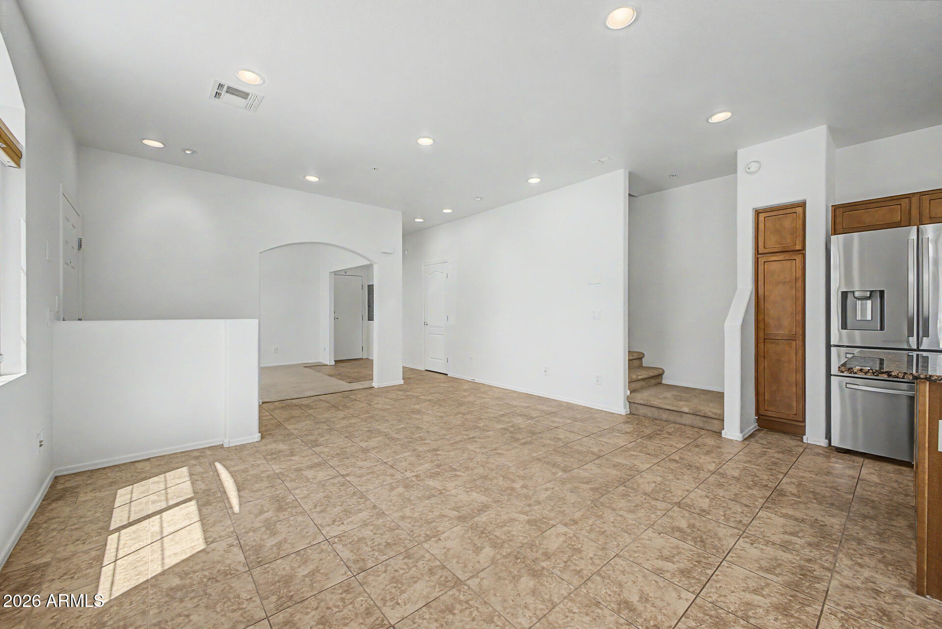 2725 E MINE CREEK Road 1044