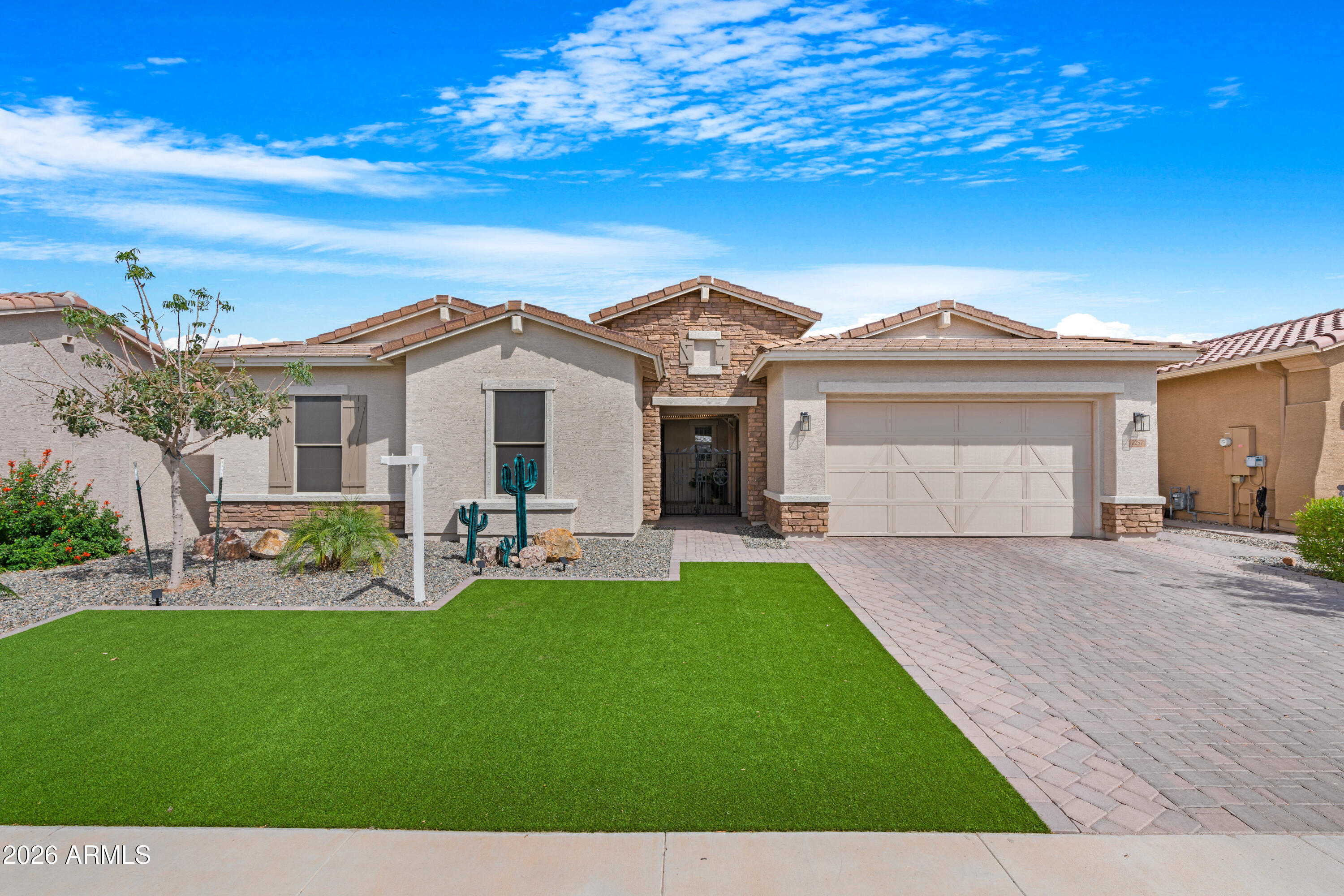 7257 S KACHINA Place