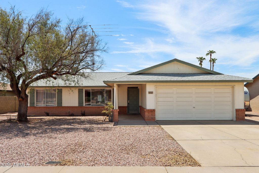Photo of 1821 E Colgate Drive, Tempe, AZ 85283 (MLS # 6913738)
