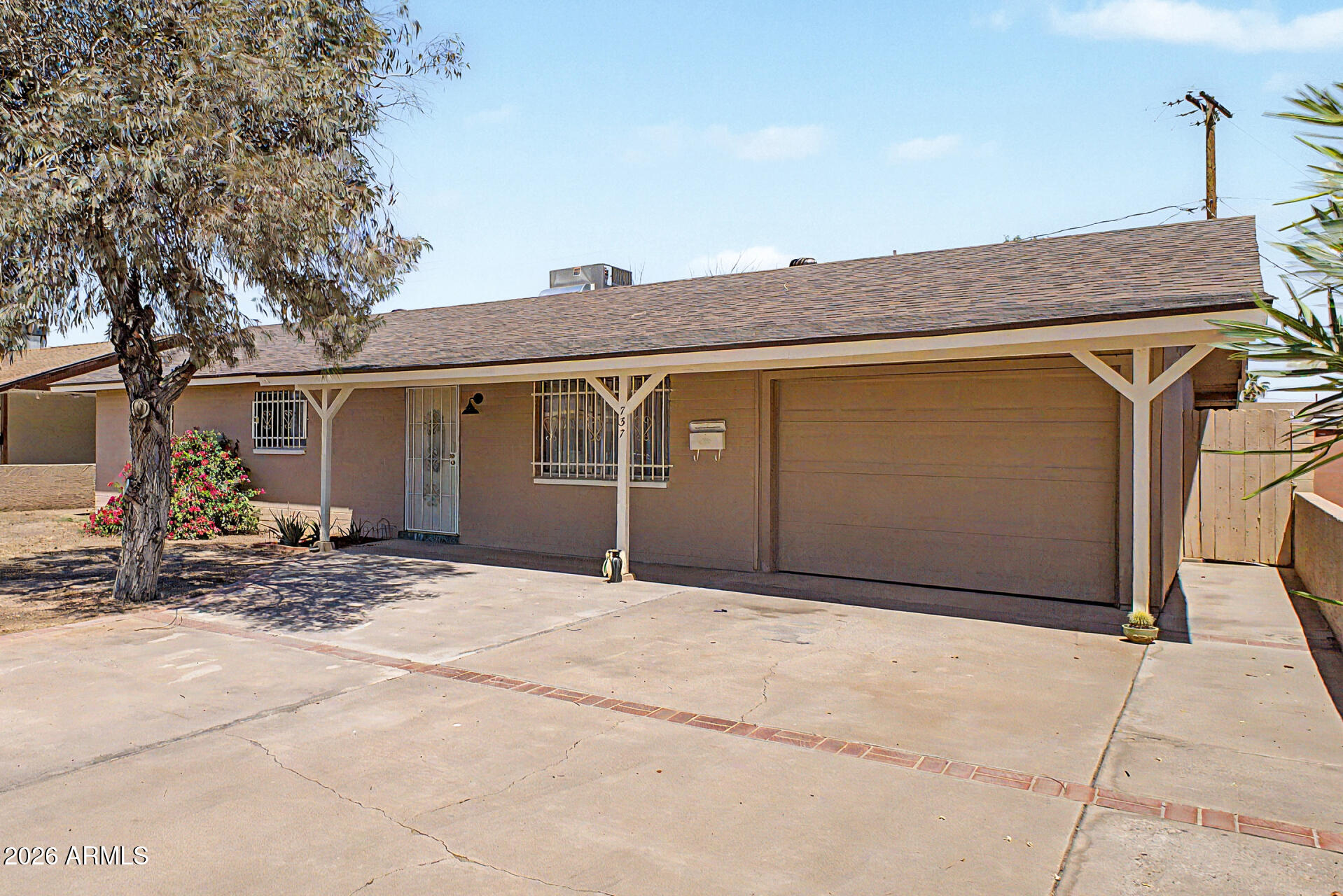737 S ELM --
