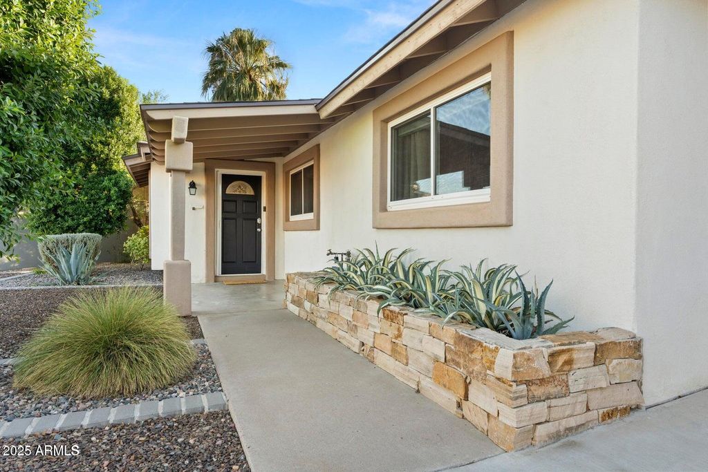 Photo of 8655 E Monte Vista Road, Scottsdale, AZ 85257 (MLS # 6937306)