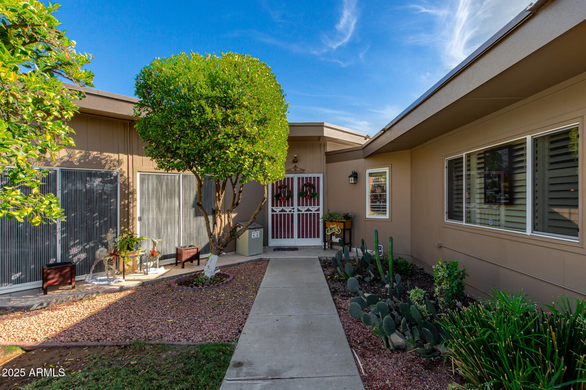 10802 W THUNDERBIRD Boulevard