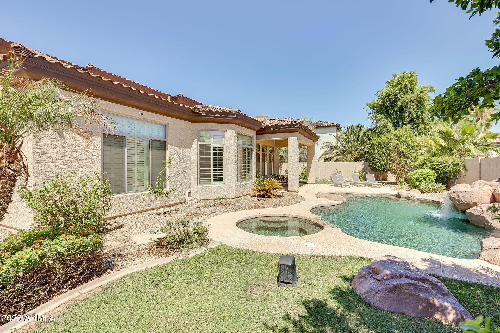 795 W VERBENA Lane