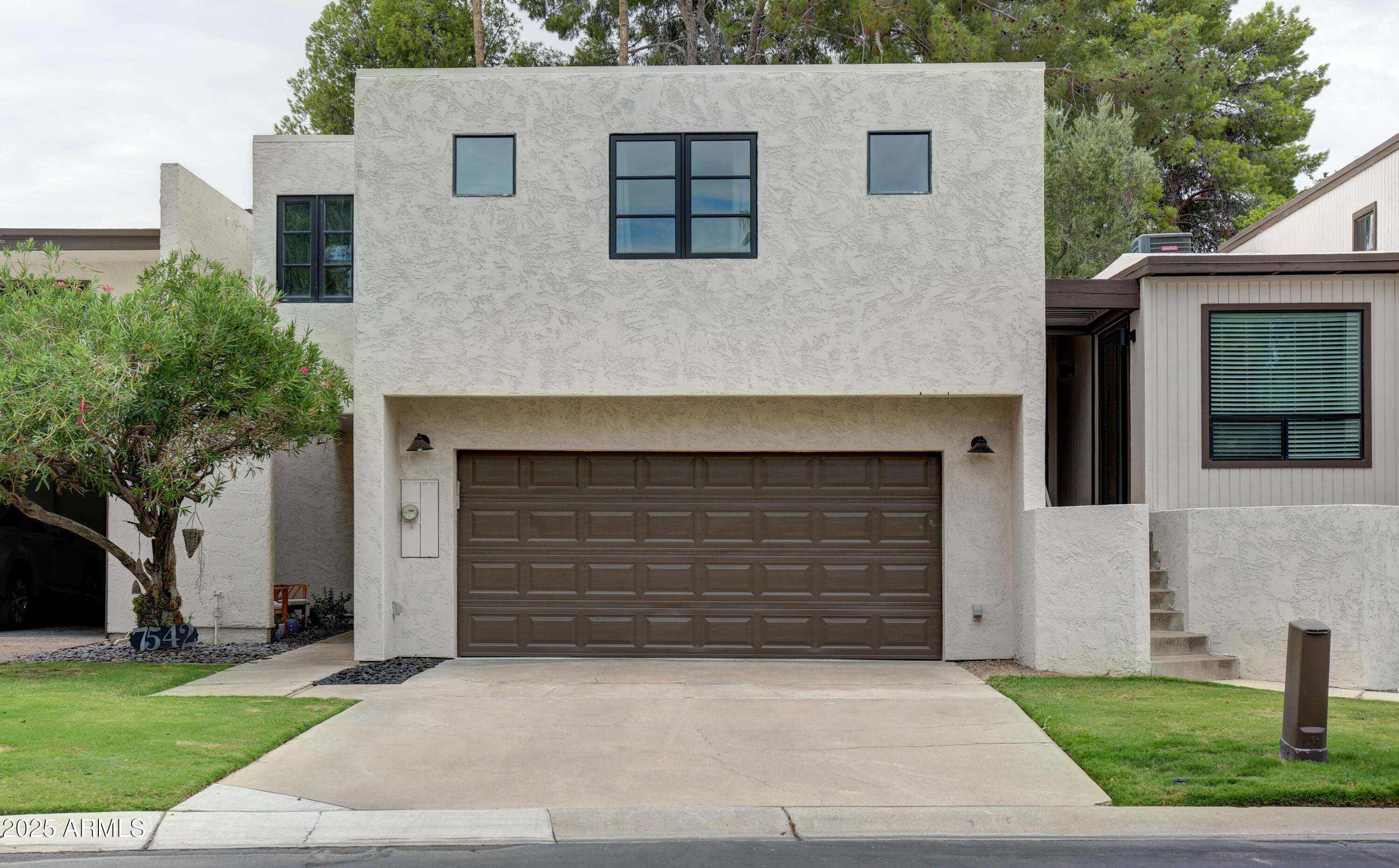 7542 E PLEASANT Run